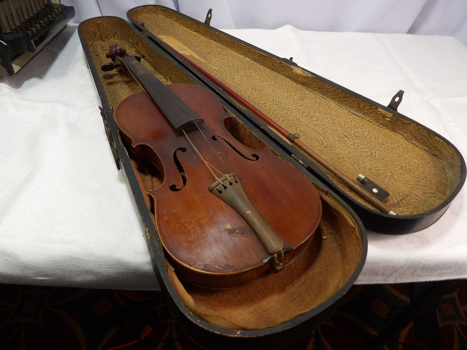 Antique Violin (1 of 4)