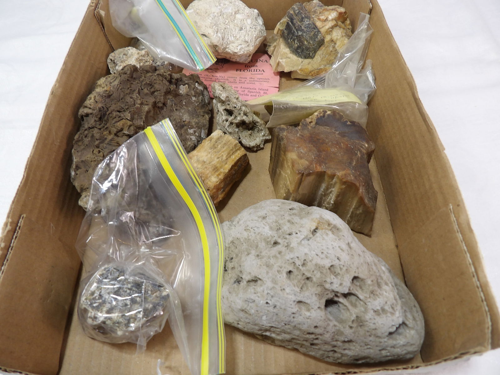 Large Lot of Minerals, Rocks and Fossils: Large Collection of Minerals, Rocks and Fossils. All measurements approximate. Please see photos for condition and details. Selling as is from 04281.