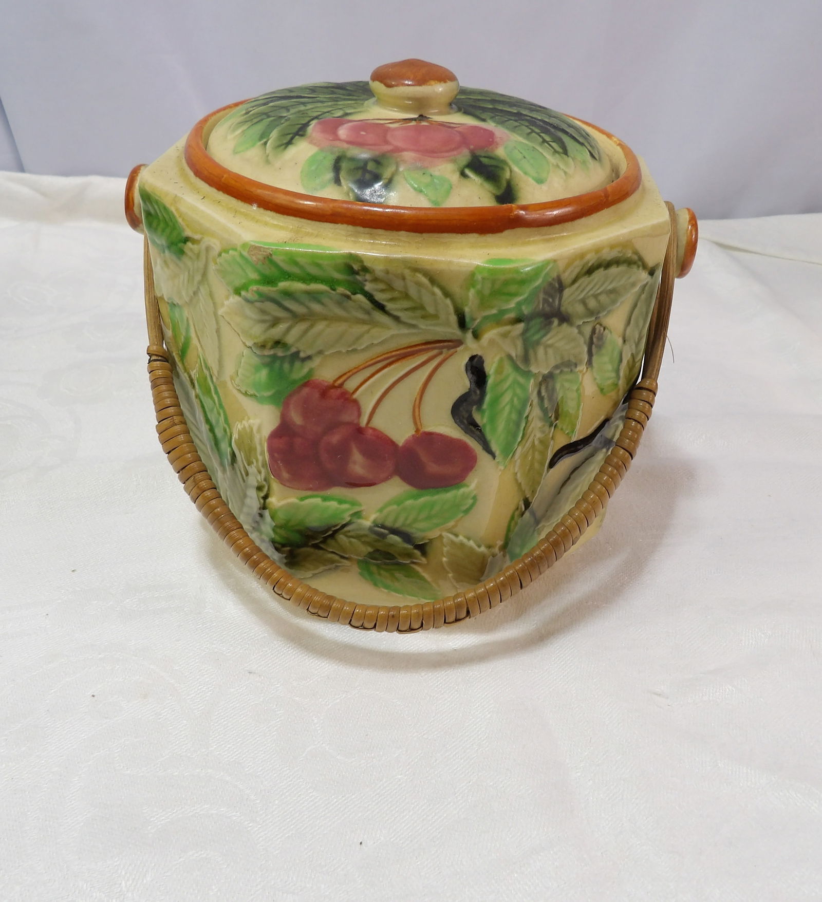 Ceramic Biscuit Jar (1 of 4)