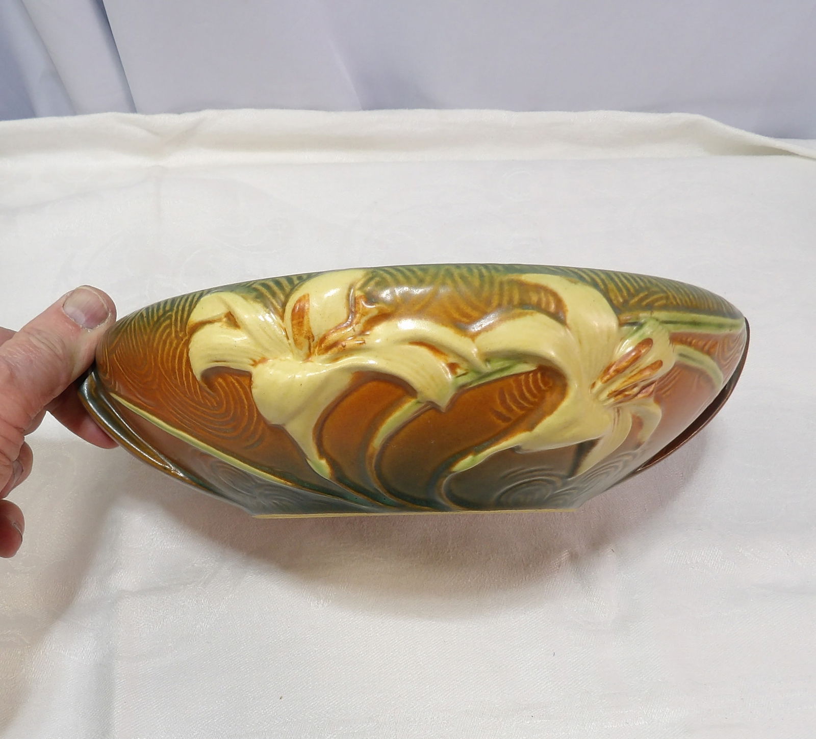 Vintage Bowl: Vintage Roseville Zephyr Lily Bowl #474-8. All measurements approximate. Please see photos for condition and details. Selling as is from 04281.