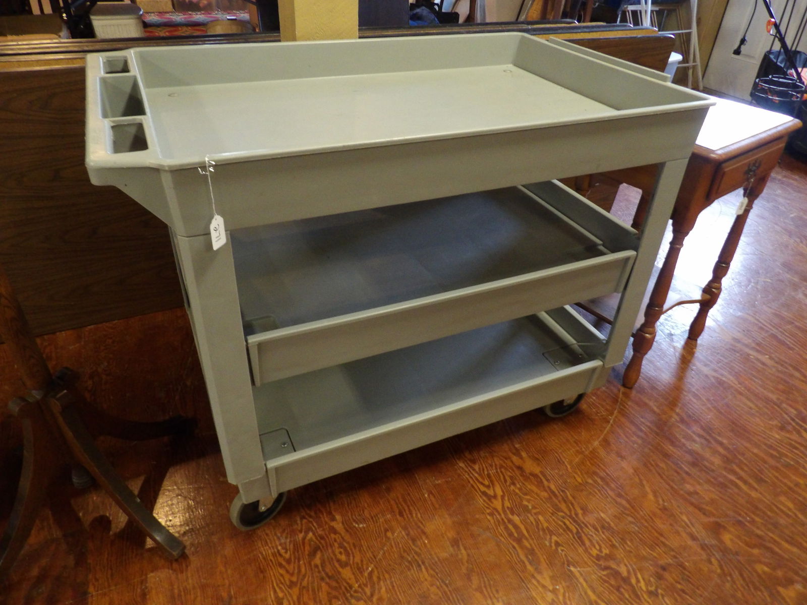 Three Shelf Utility Cart: Like New, Three Shelf Gray Utility Cart. All measurements approximate. Please see photos for condition and details. Selling as is from 04281.