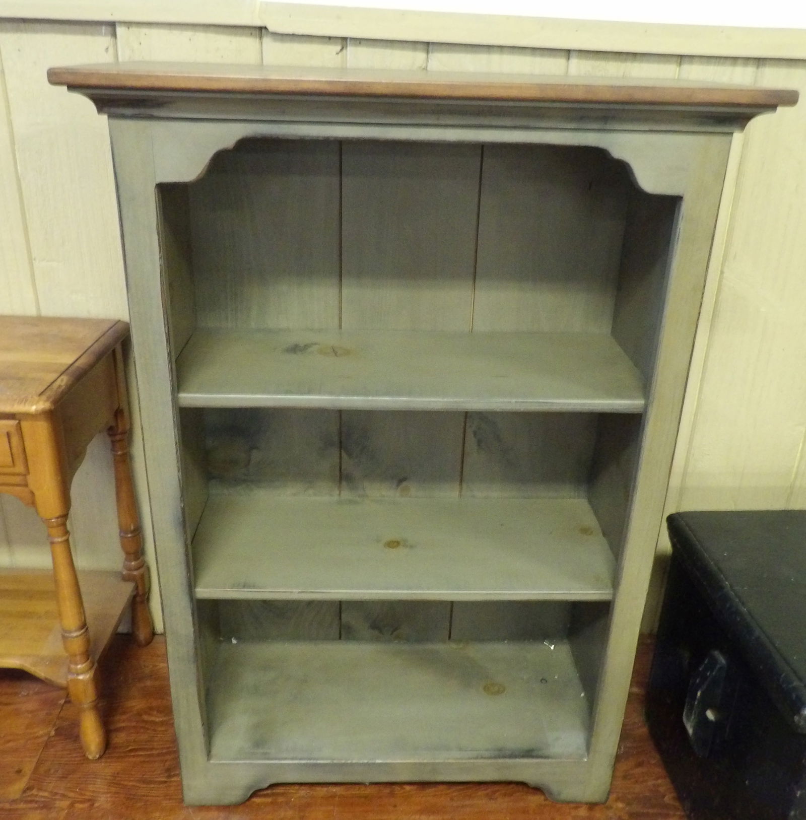 3 Shelf Bookcase (1 of 3)