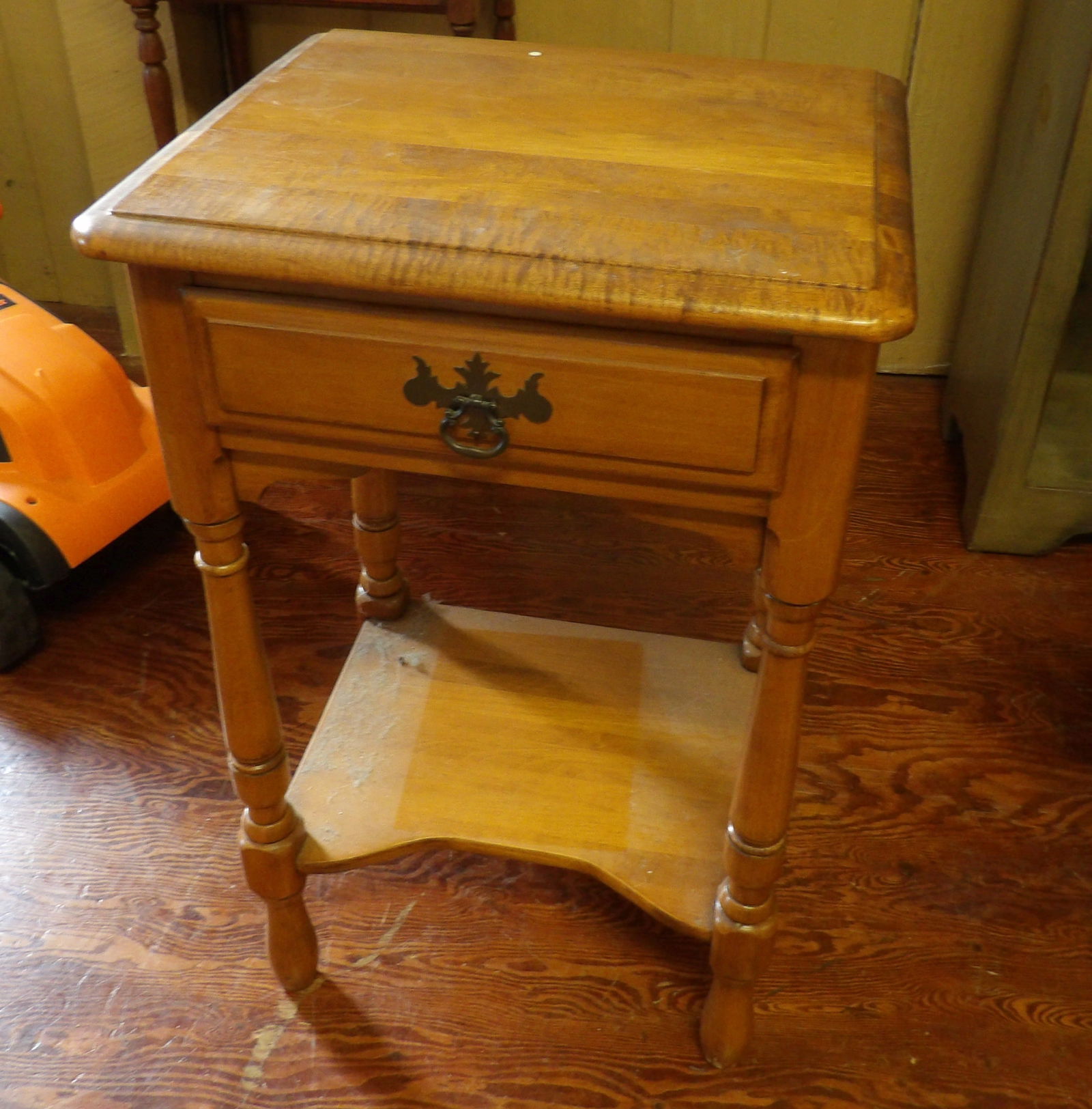 Vintage Night Stand (1 of 4)