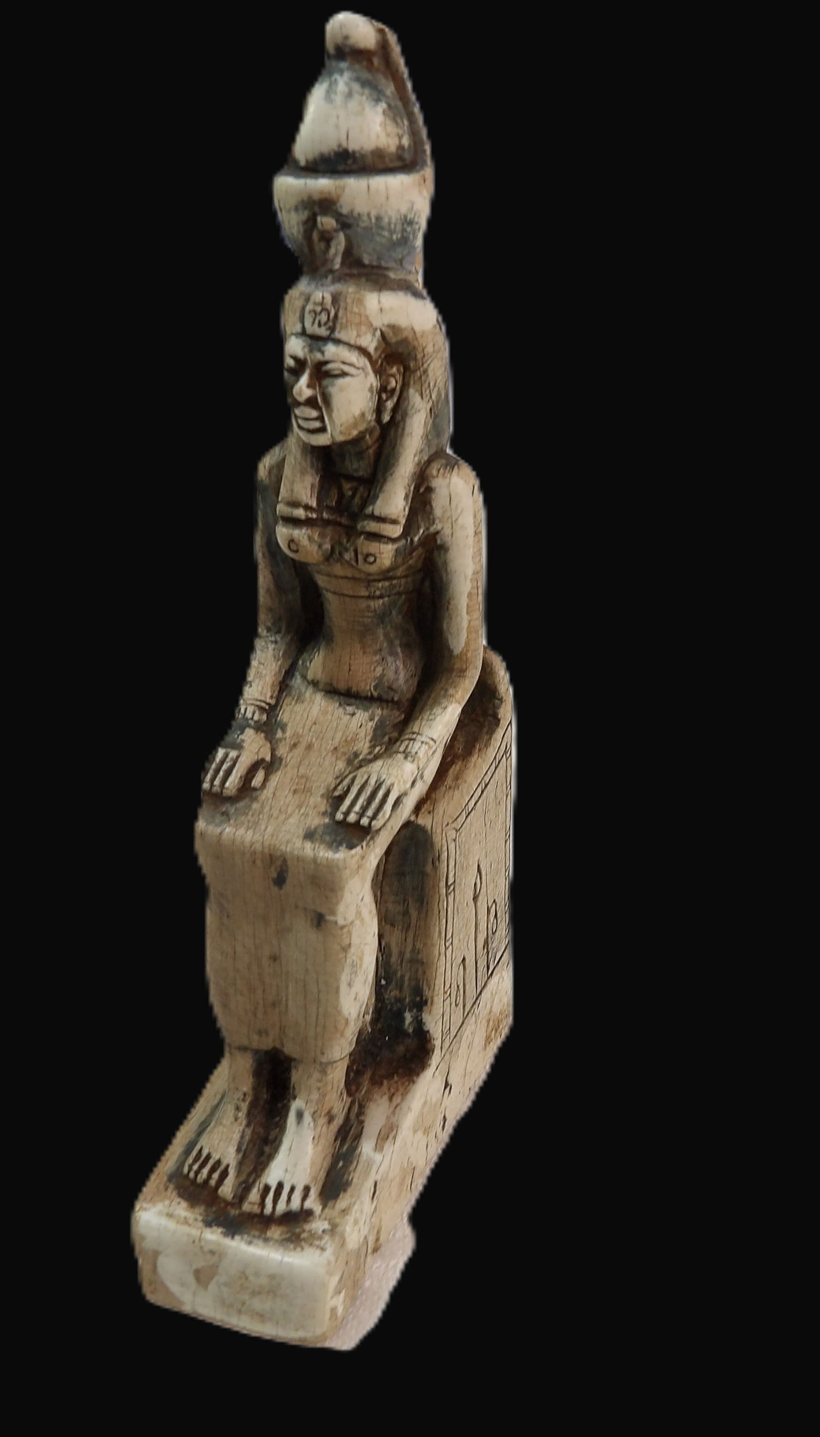 Statuette of Isis (1 of 4)