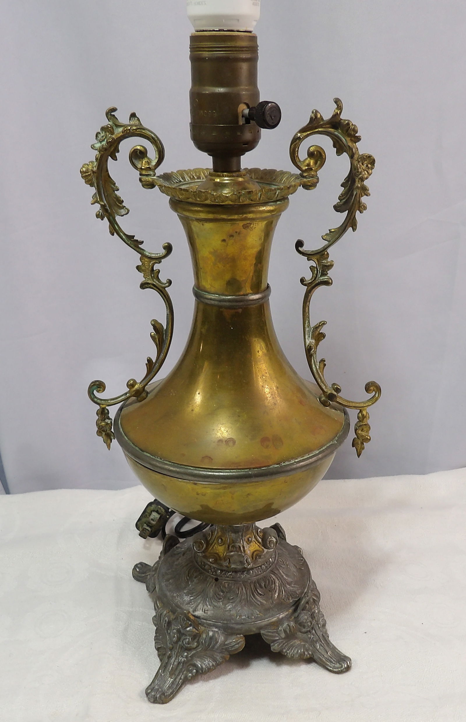 Brass Table Lamp (1 of 4)