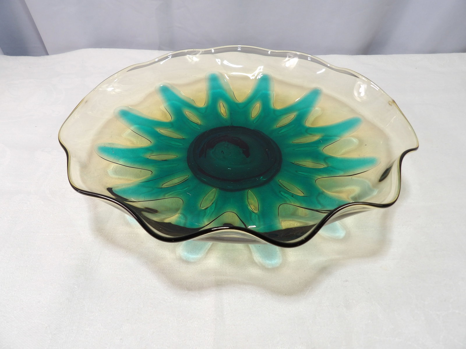 Vintage Free Form Bowl: Vintage Fostoria Heirloom Blue Opalescent Free Form Bowl. All measurements approximate. Please see photos for condition and details. Selling as is from 04281.