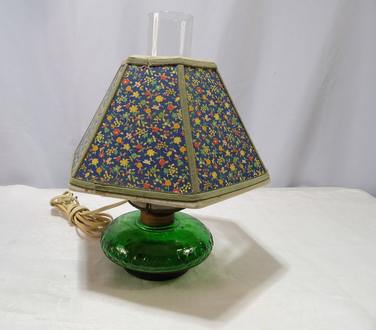 Vintage Table Lamp: Vintage Emerald Green Glass Table Lamp. All measurements approximate. Please see photos for condition and details. Selling as is from 04281.