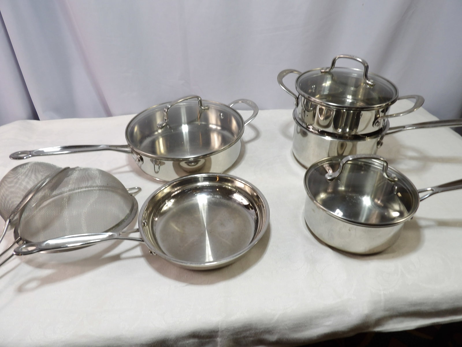 Stainless Cookware Set (1 of 4)