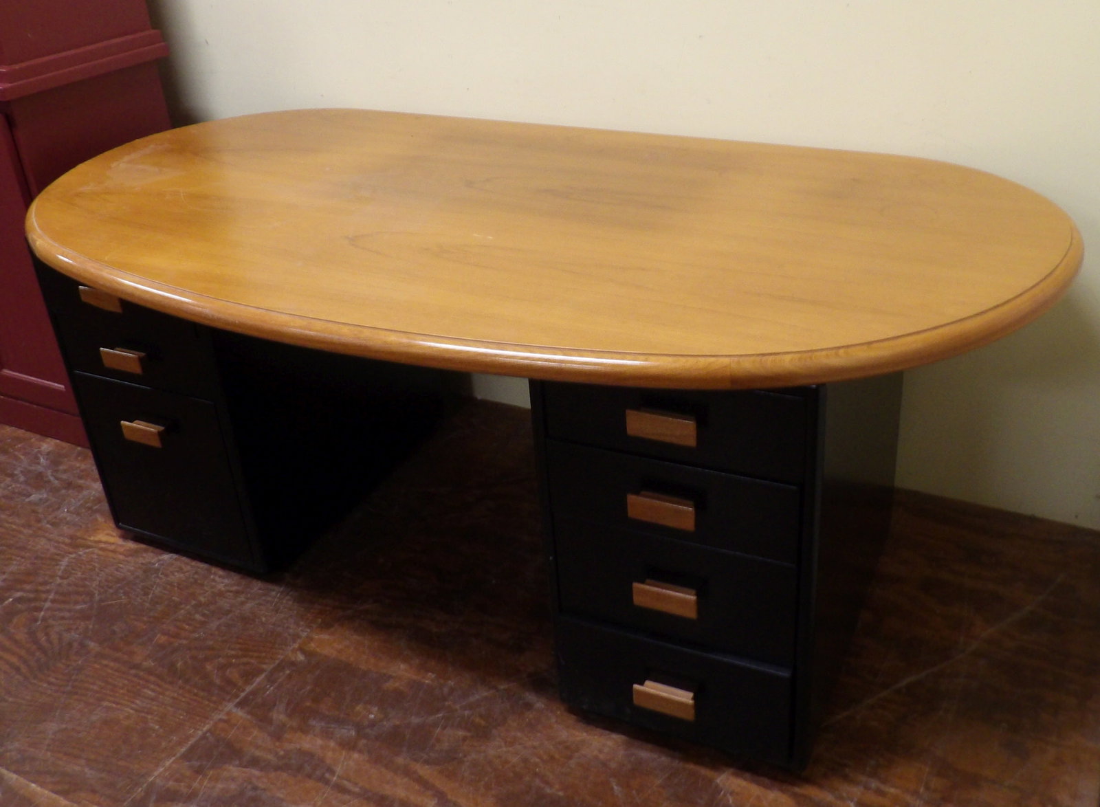 Vintage Executive Desk: Vintage Executive Desk with Curved Top and Drawers. All measurements approximate. Please see photos for condition and details. Selling as is from 04281.