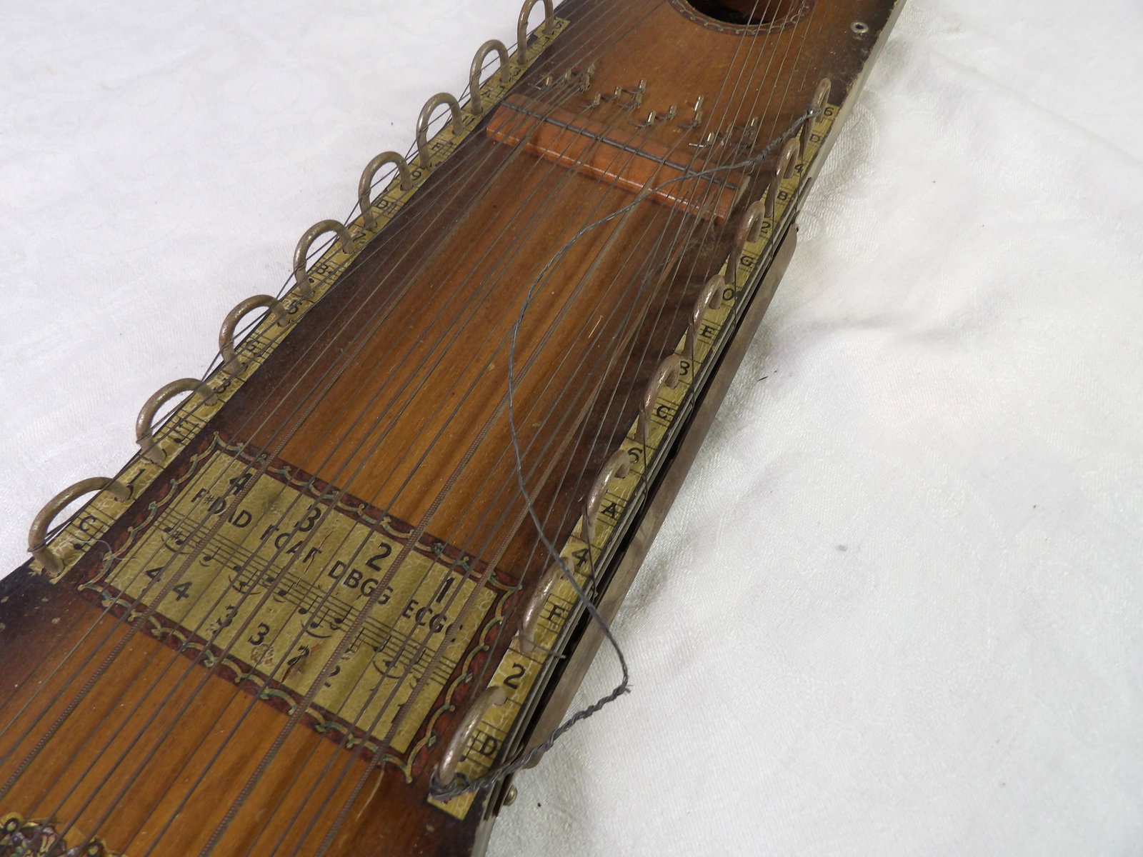 Vintage Ukelin Stringed Instrument - 3