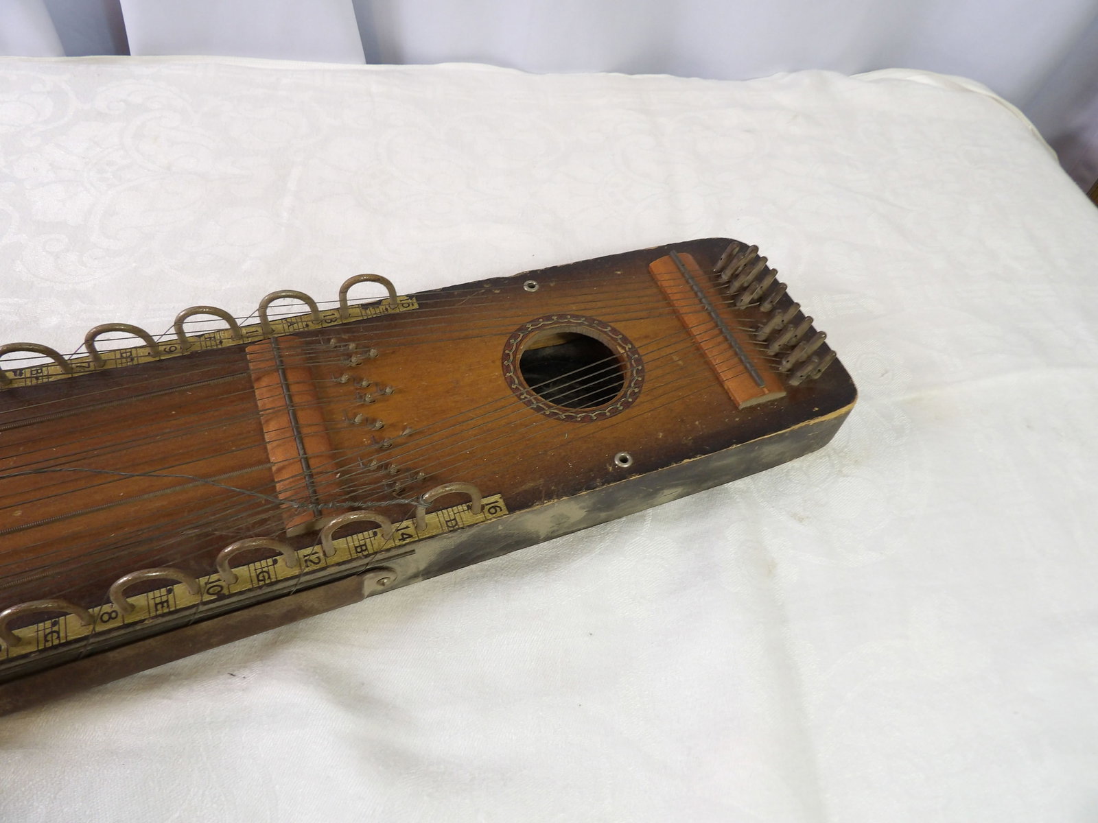 Vintage Ukelin Stringed Instrument - 4