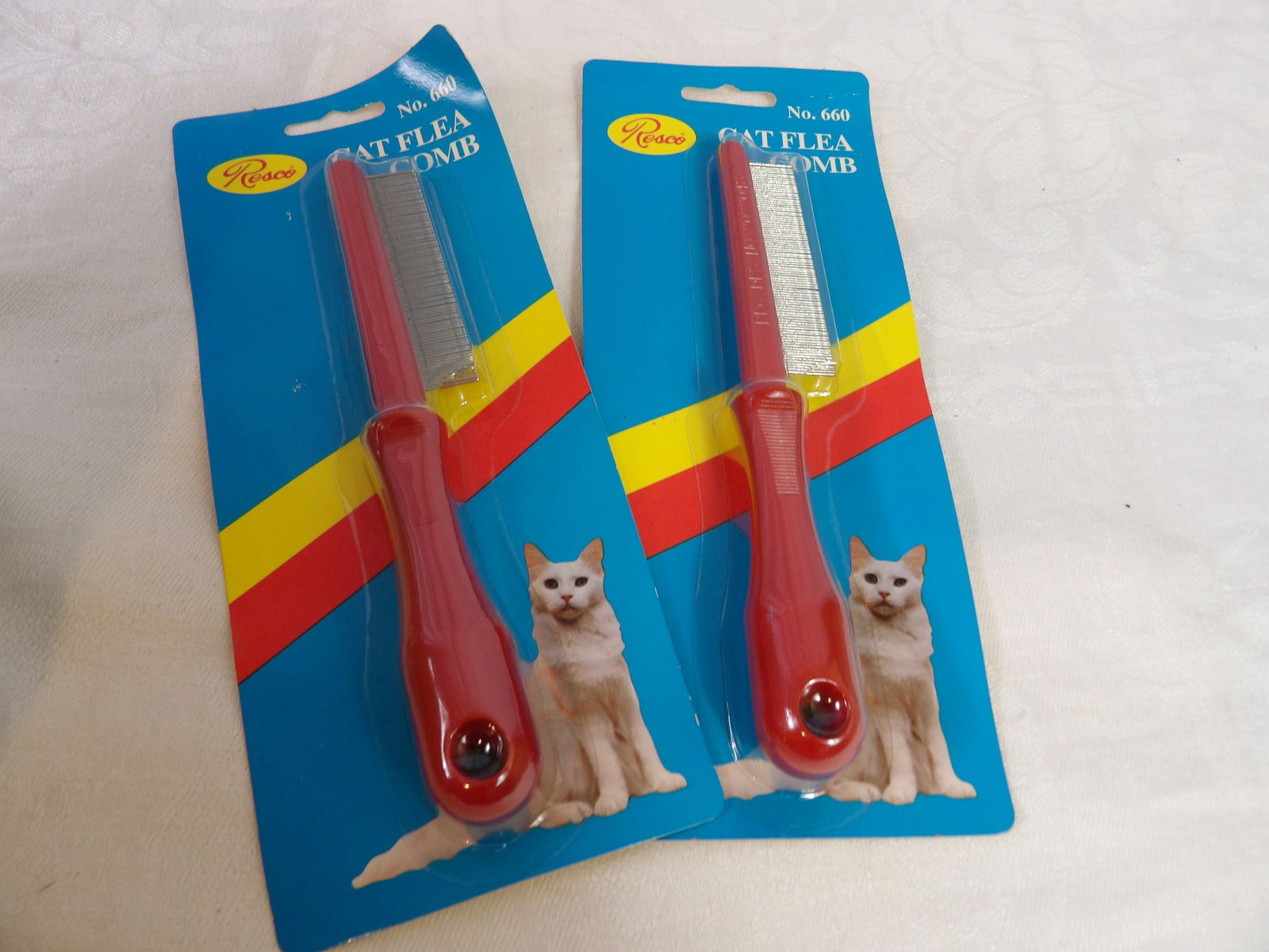 12 PCS.-Cat Flea Combs: Box of 12 New Resco #66 Cat Flea Combs. All measurements approximate. Please see photos for condition and details. Selling as is from 04281.