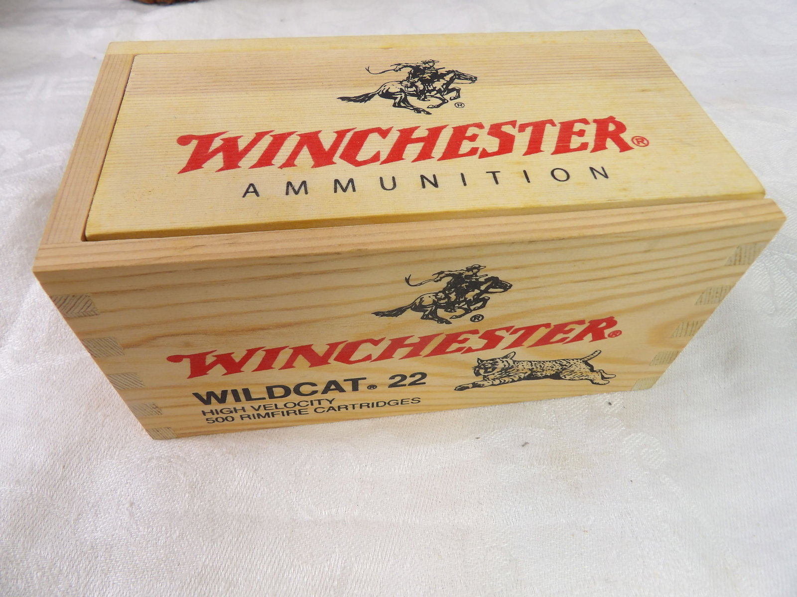 Full Box Winchester Wildcat .22 LR Ammo: Full Box of 500 Winchester Wildcat .22 LR Ammo. All measurements approximate. Please see photos for condition and details. Selling as is from 04281.