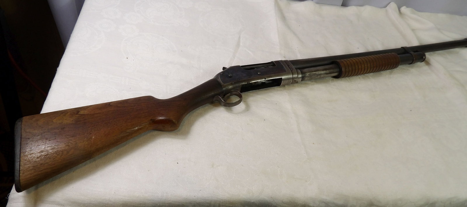 Winchester Model 97 12 Gauge Shotgun with Hard Case (1 of 8)