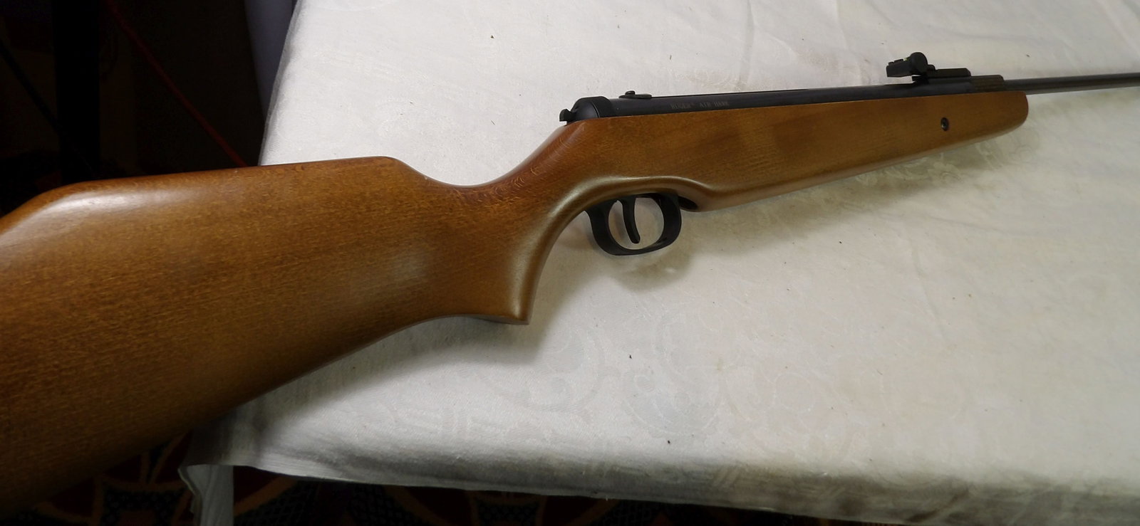 Ruger Air Hawk Pellet Gun: Ruger Air Hawk .177 Pellet Gun, No FFL Required. All measurements approximate. Please see photos for condition and details. Selling as is from 04281.