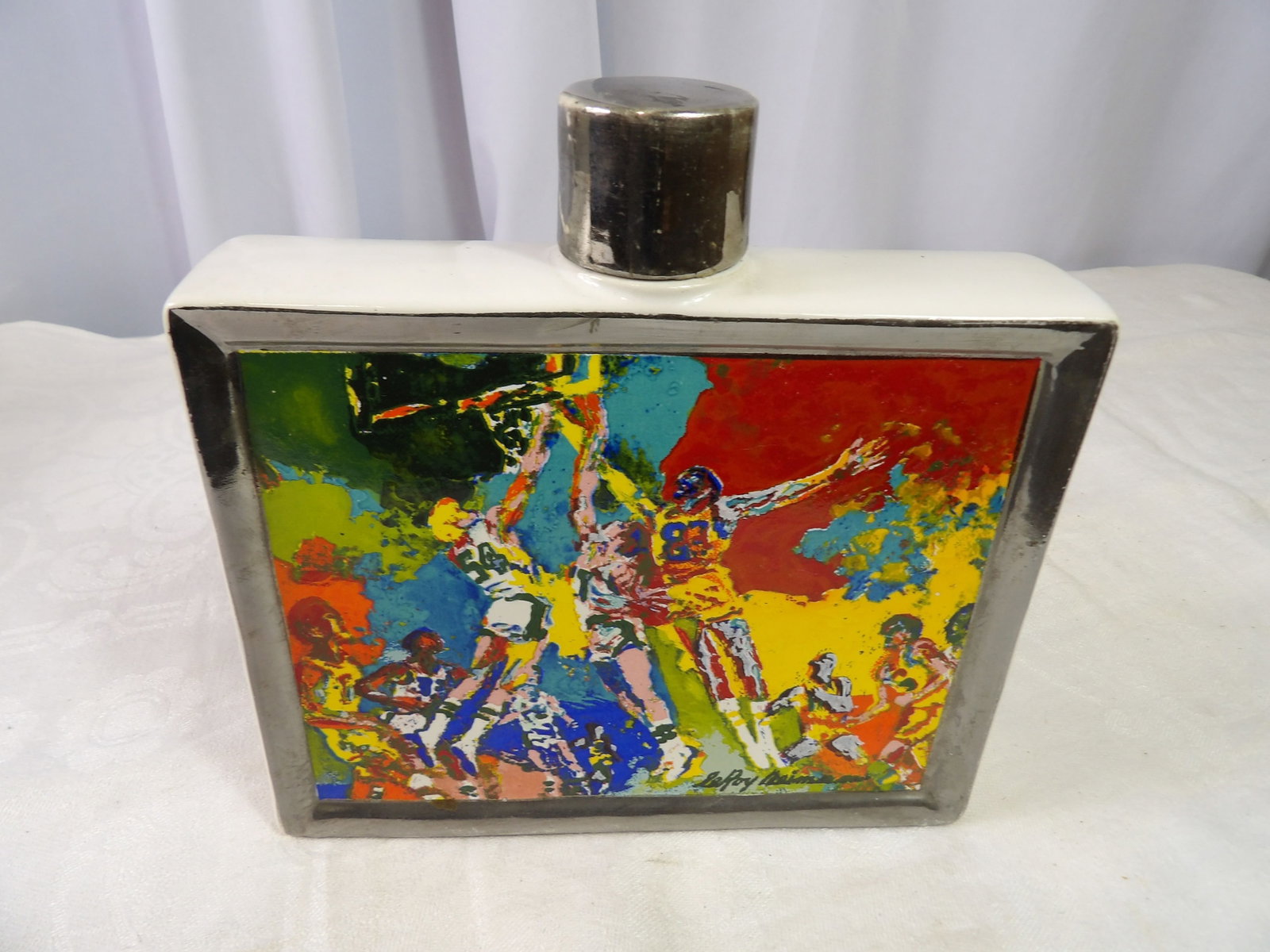 Leroy Neiman Basketball Decanter: Leroy Neiman Basketball Decanter, Satin Wood Distilling. All measurements approximate. Please see photos for condition and details. Selling as is from 04281.