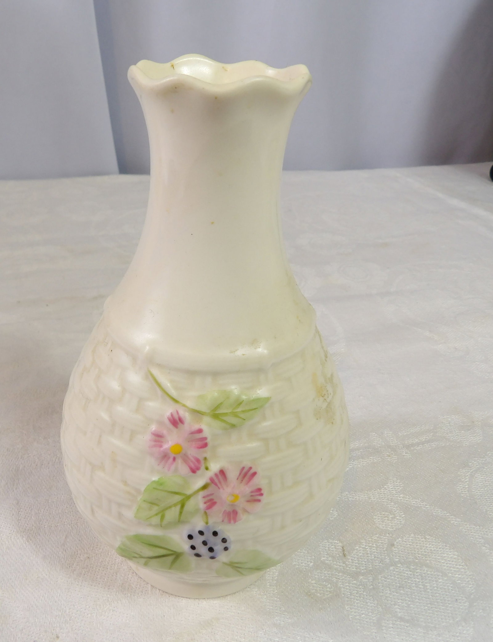 Belleek Summer Brier Basketweave Vase: Belleek Summer Brier Basketweave Vase. All measurements approximate. Please see photos for condition and details. Selling as is from 04281.
