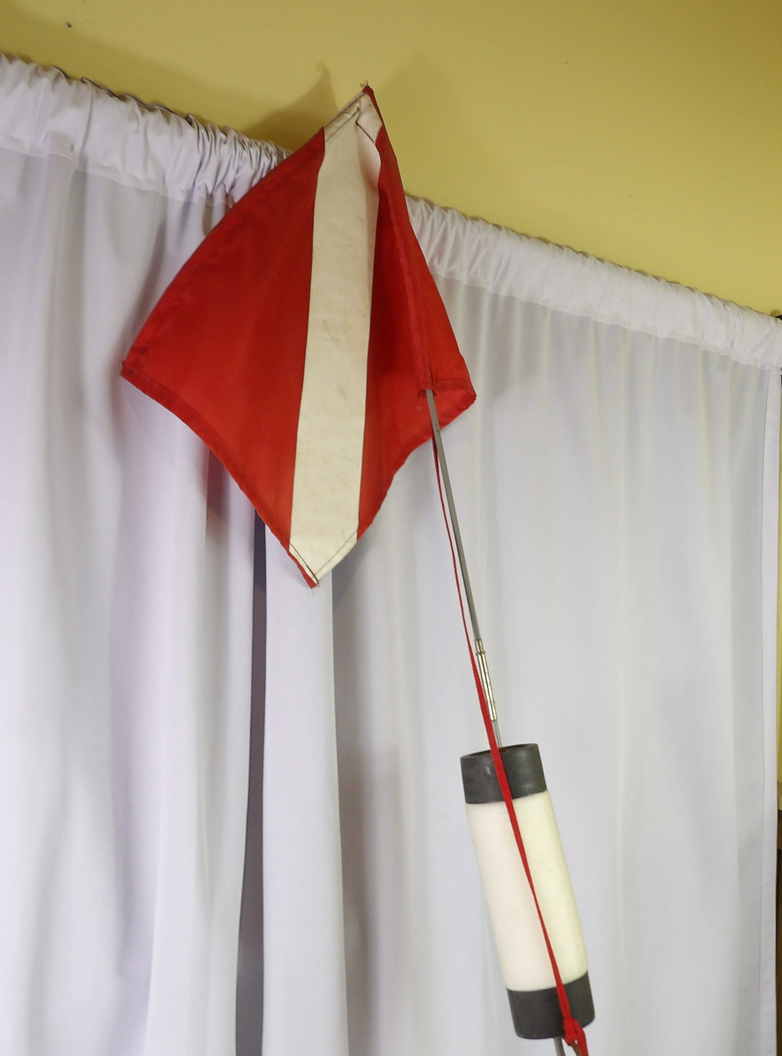 Mooring Pole: Buoy Hook Mooring Pole for Scuba Diving. All measurements approximate. Please see photos for condition and details. Selling as is from 04281.