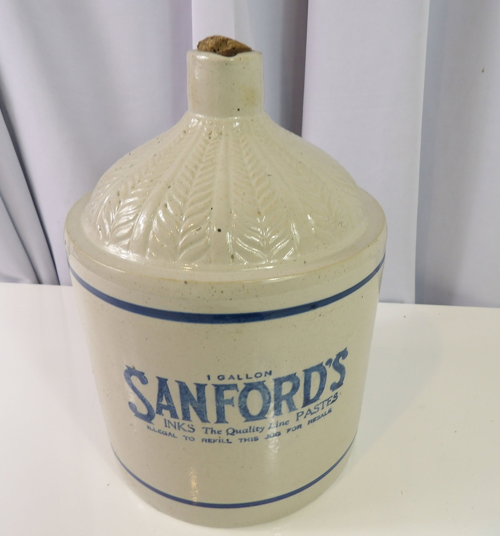 One Gallon Sanford's Ink Jug: Sanford's Ink Jug, 1 Gallon. Great Condition. All measurements approximate. Please see photos for condition and details. Selling as is from 04281.