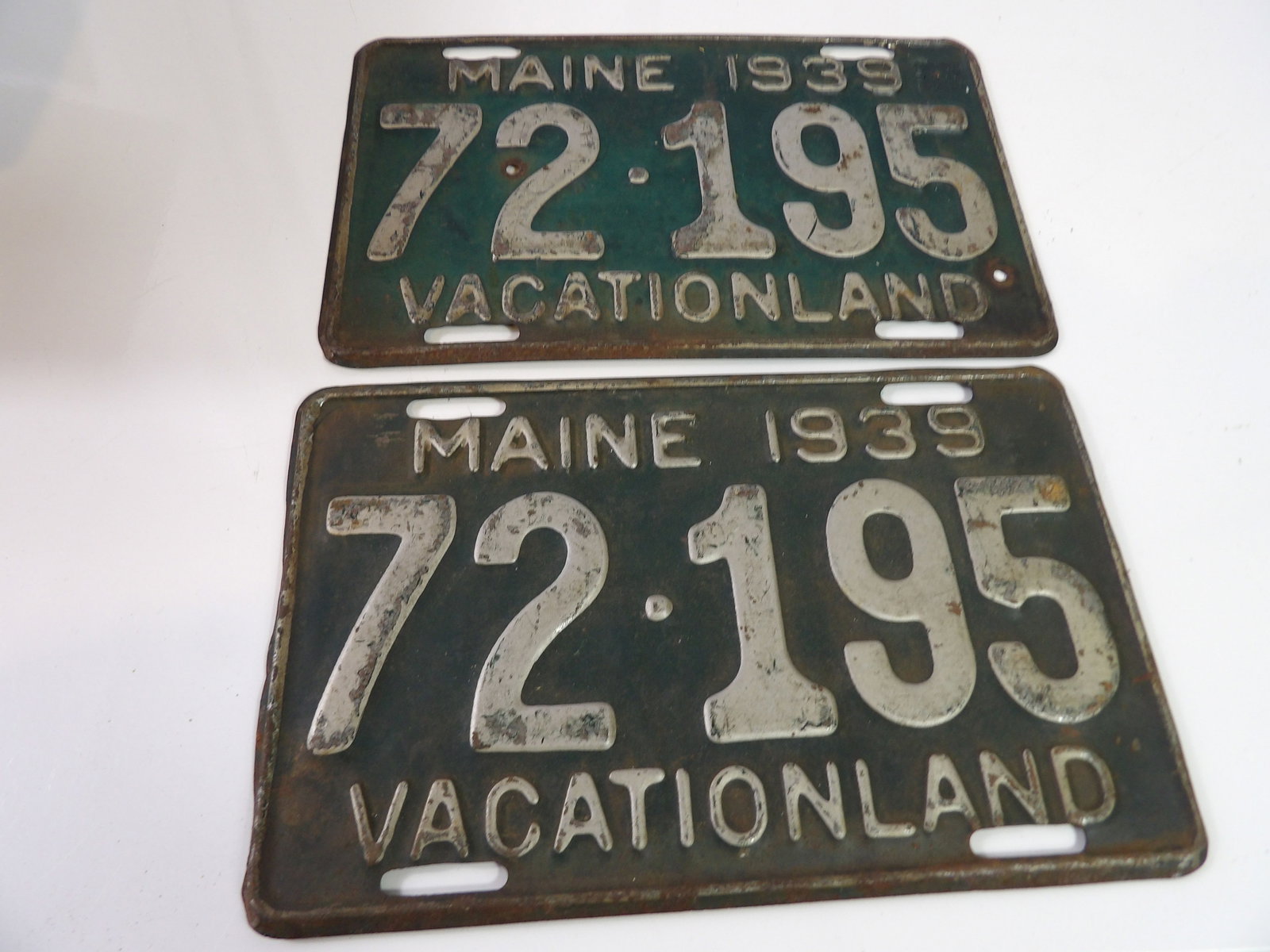Pair of 1939 Maine License Plates (1 of 4)