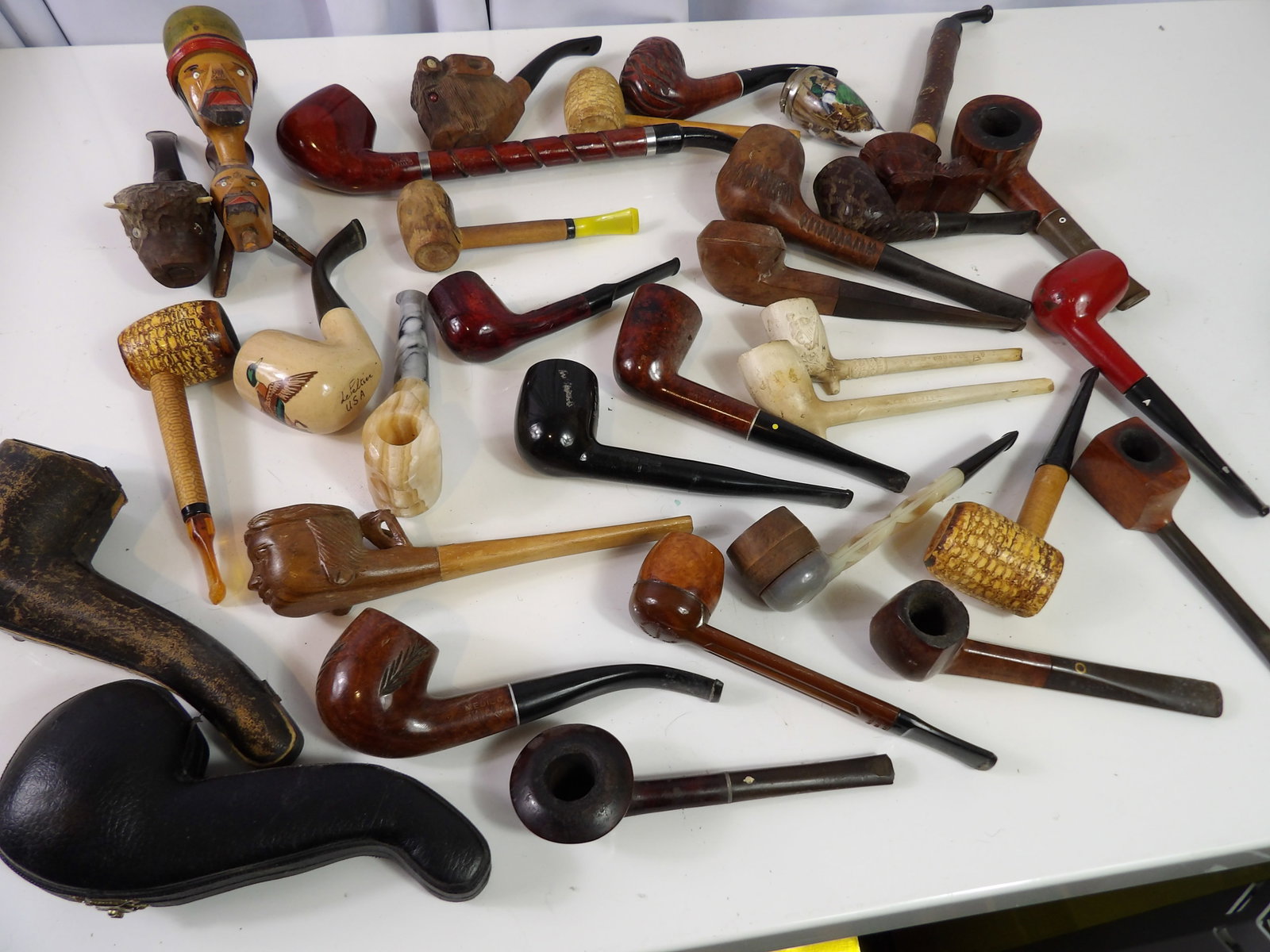 Vintage collection of Smoking Pipes (1 of 8)