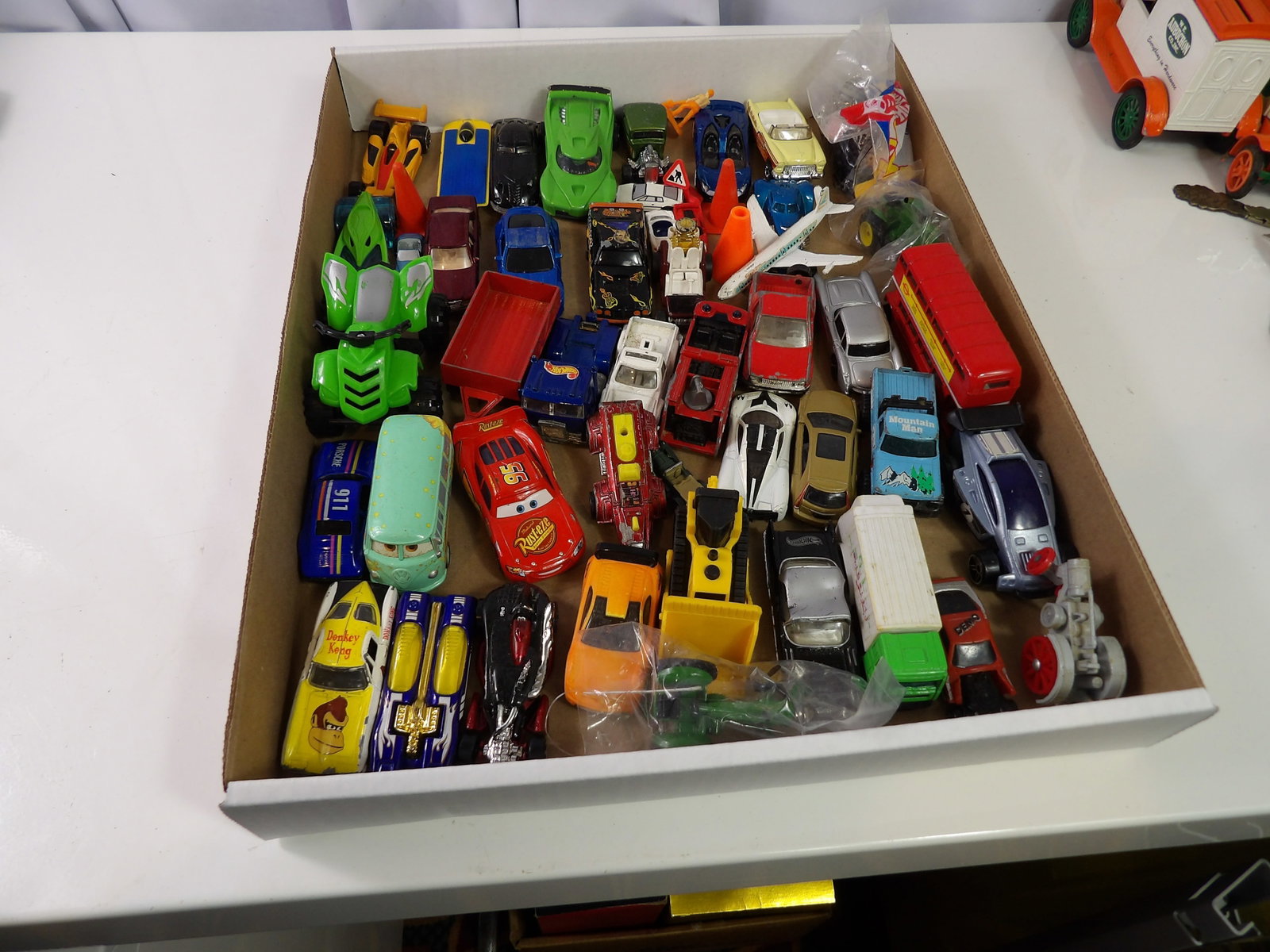 Collection of Toy Cars, Hot Wheels, Matchbox: Large Collection of Toy Cars. Hot Wheels, Matchbox, etc. All measurements approximate. Please see photos for condition and details. Selling as is from 04281.