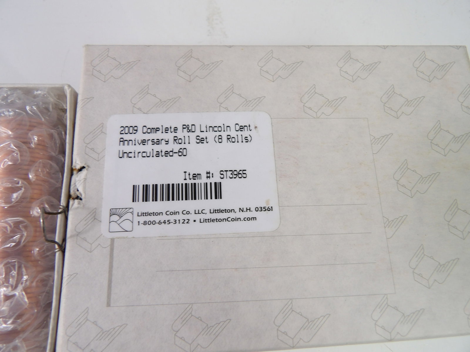 2009 Complete Lincoln Cent Anniversary Set of 8 Rolls: 2009 Complete Lincoln Cent Anniversary Set of 8 Rolls, Uncirculated 60. All measurements approximate. Please see photos for condition and details. Selling as is from 04281.