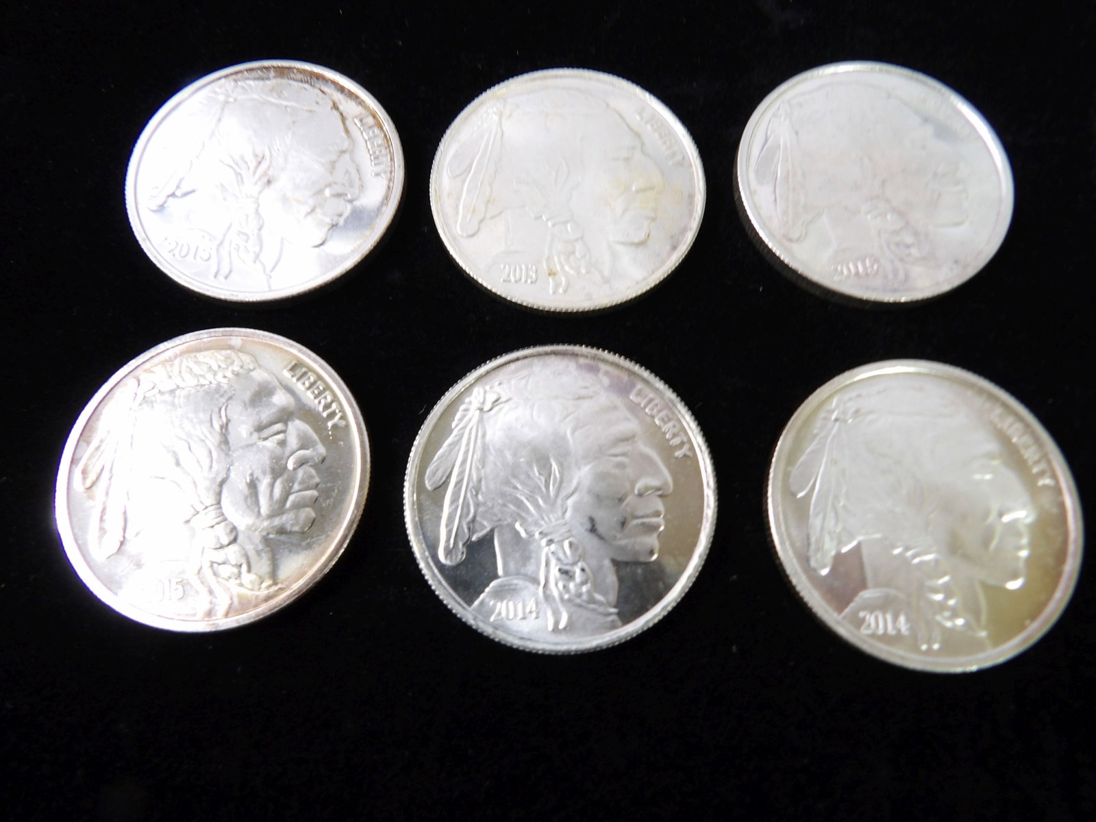 6 Silver Buffalo Rounds: Set of 6 Silver Buffalo Rounds. Each 1 Troy Oz. of .999 Silver. All measurements approximate. Please see photos for condition and details. Selling as is from 04281.