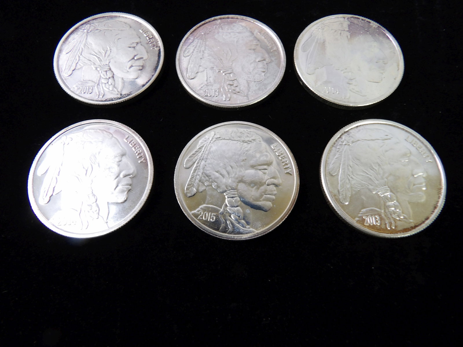6 Silver Buffalo Rounds: Set of 6 Silver Buffalo Rounds. Each 1 Troy Oz. of .999 Silver. All measurements approximate. Please see photos for condition and details. Selling as is from 04281.