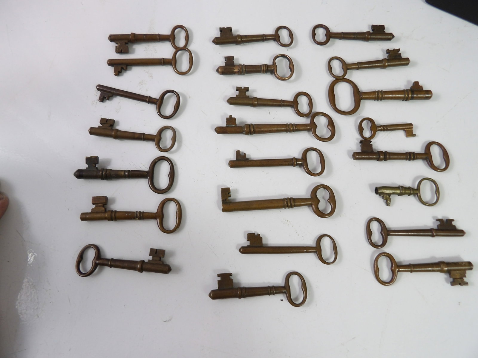Various Brass & Bronze Skeleton Keys (1 of 5)