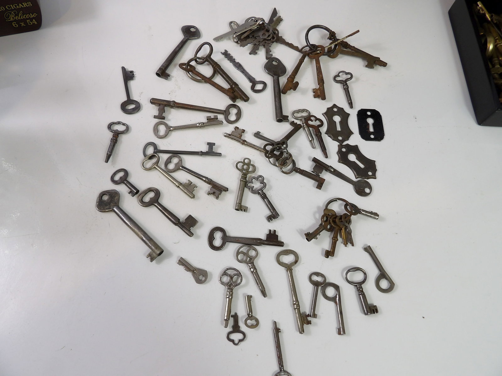 Large Collection of Skeleton & Clock Keys (1 of 5)