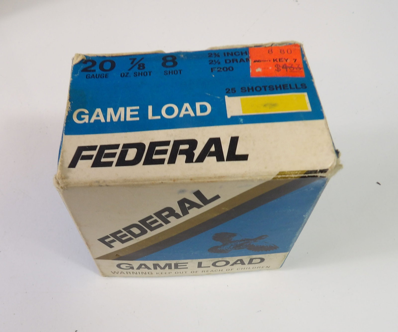 1 Box 20 Gauge 7/8 oz #8 Shot: 1 Box, 20 Gauge 7/8 oz. Shot, #8 Shot. All measurements approximate. Please see photos for condition and details. Selling as is from 04281.