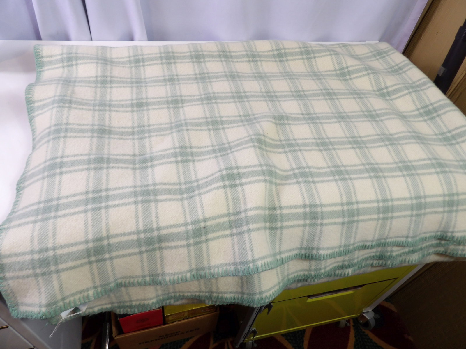 Comin Home 100% Virgin Wool Blanket: Coming Home 100% Virgin Wool Twin Size Blanket. Like New. All measurements approximate. Please see photos for condition and details. Selling as is from 04281.