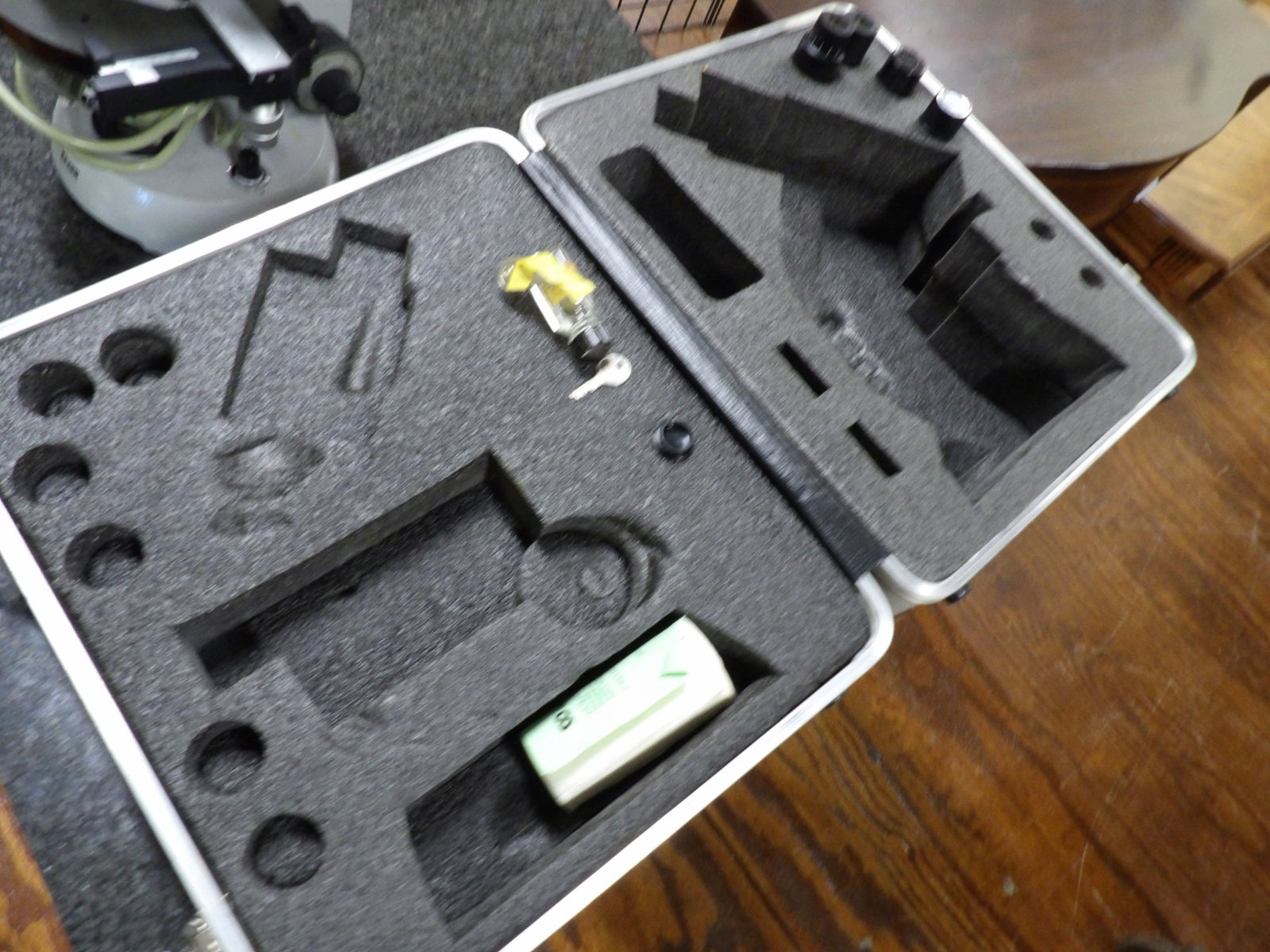 Zeiss Binocular Microscope with Hard Case - 10