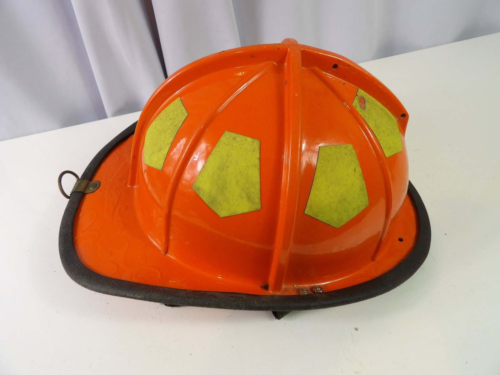 Bullard Fire Helmet (1 of 4)