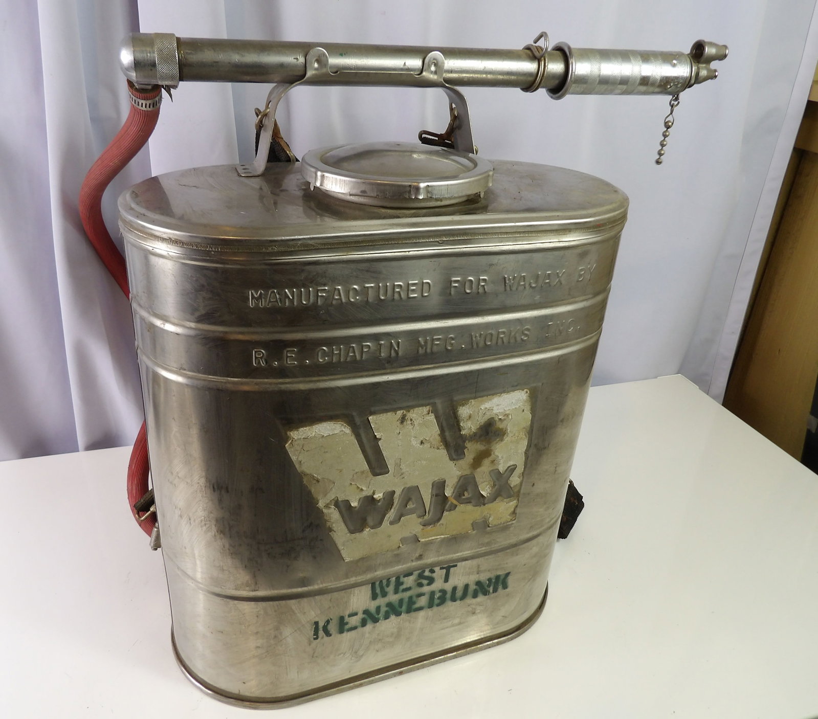 Vintage Wajax R. E. Chapin Metal Fire Extinguisher Water Tank (1 of 4)