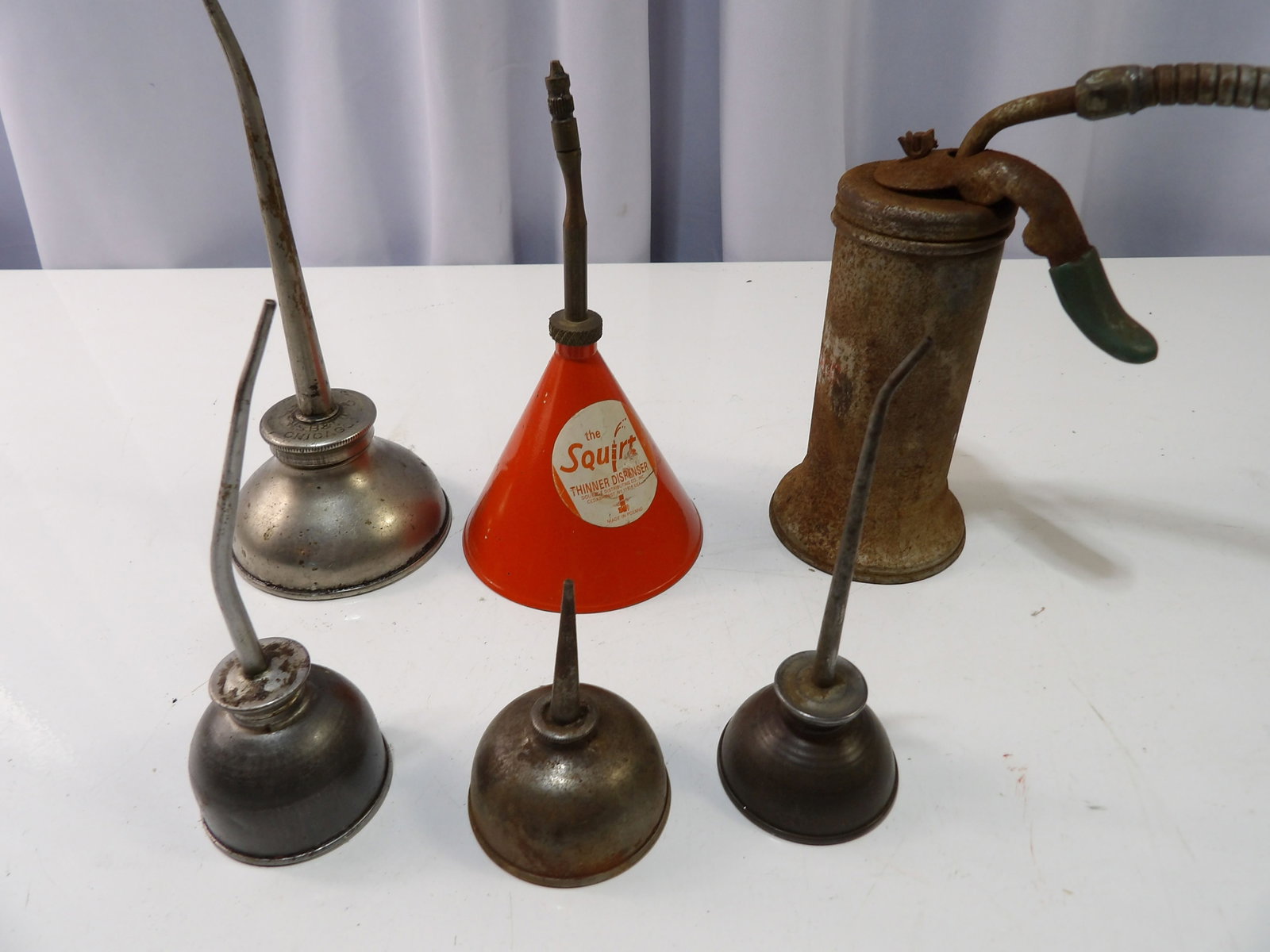 6 Vintage Oil Cans (1 of 4)