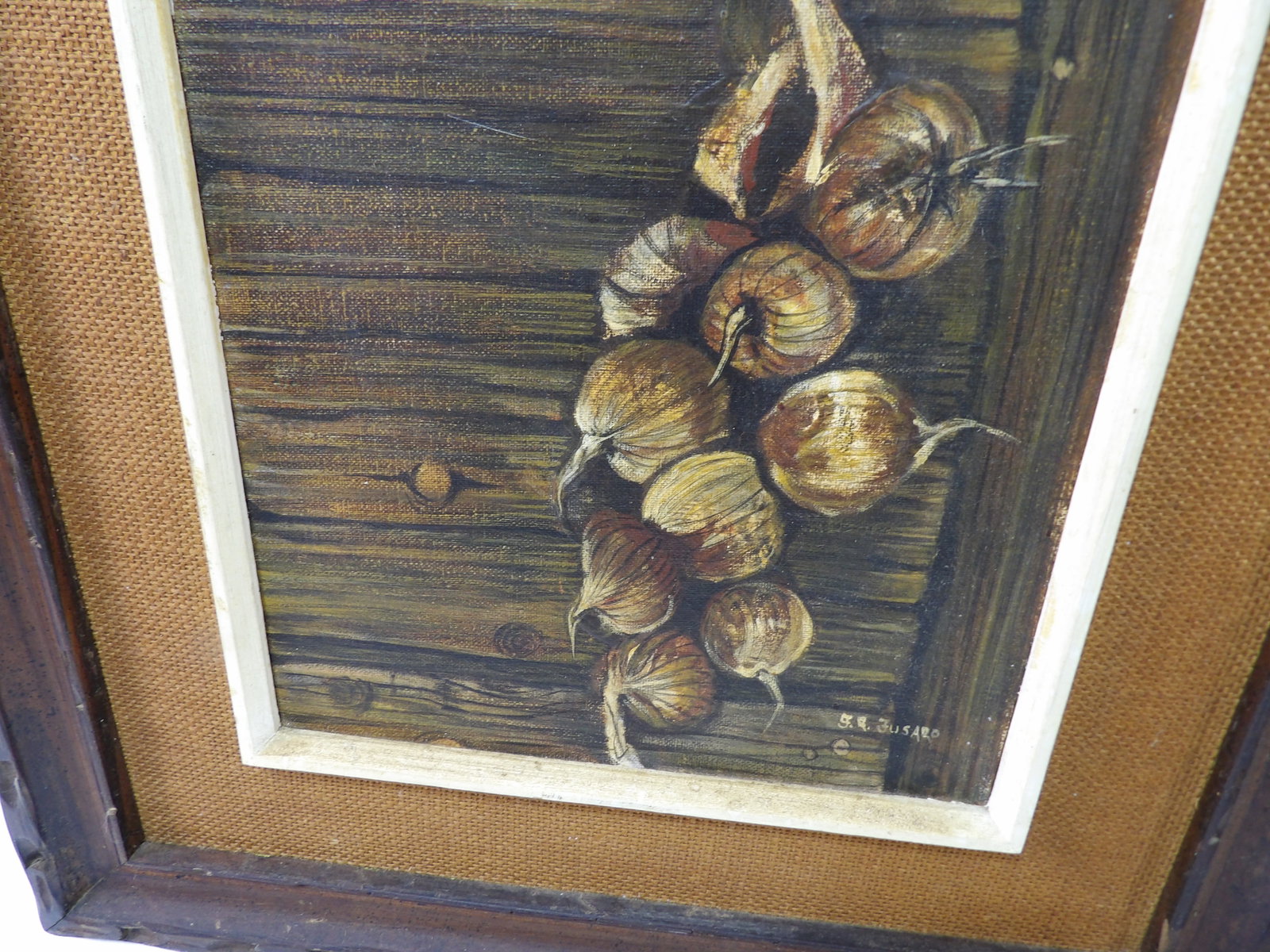 Vintage Realistic Garlic Still Life Oil Painting: Vintage Realistic Garlic Still Life Oil Painting by J. R. Fusaro. All measurements approximate. Please see photos for condition and details. Selling as is from 04281.
