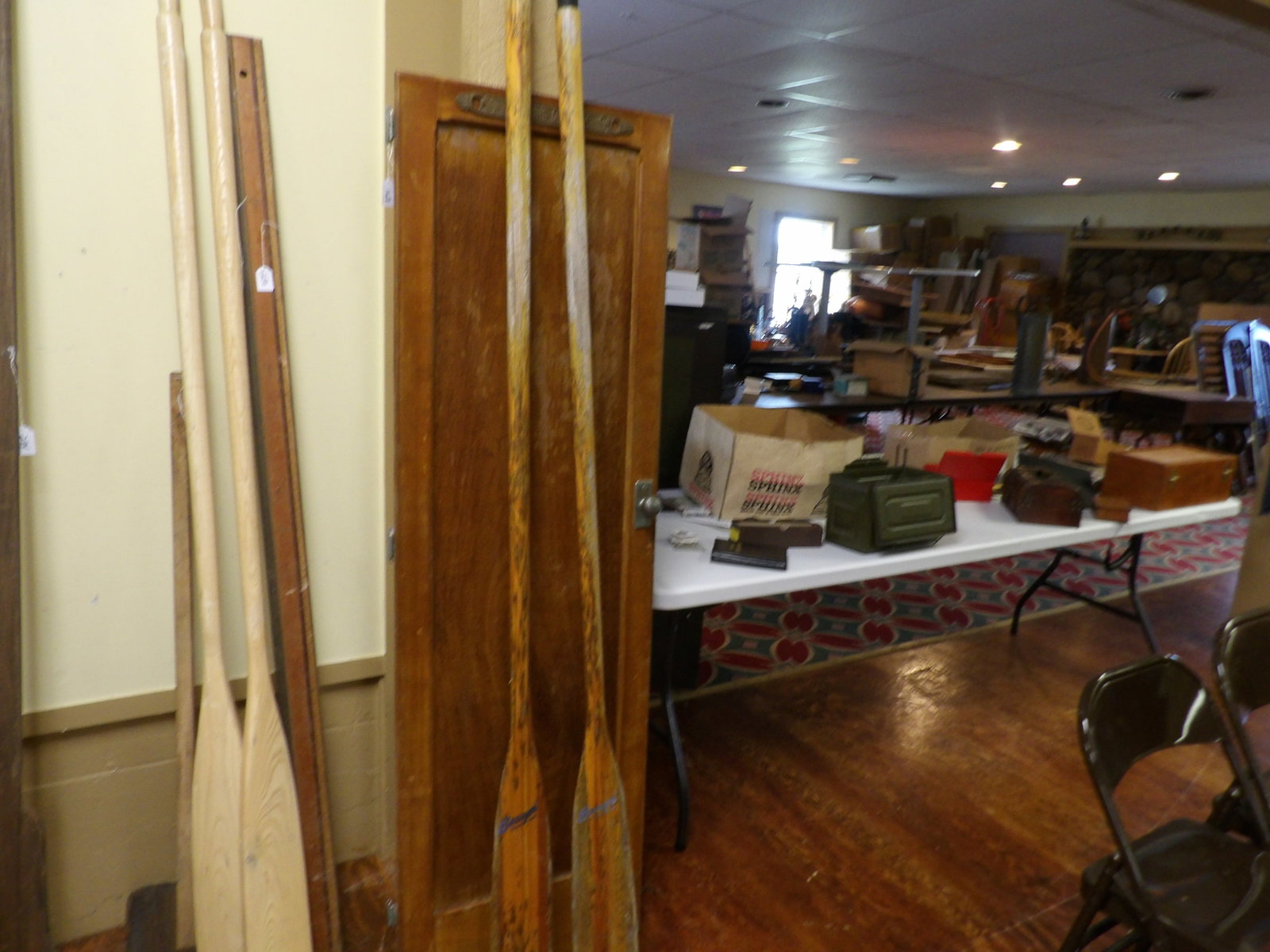 Pair of Vintage Sawyer Paddles, 6 1/2' (1 of 4)
