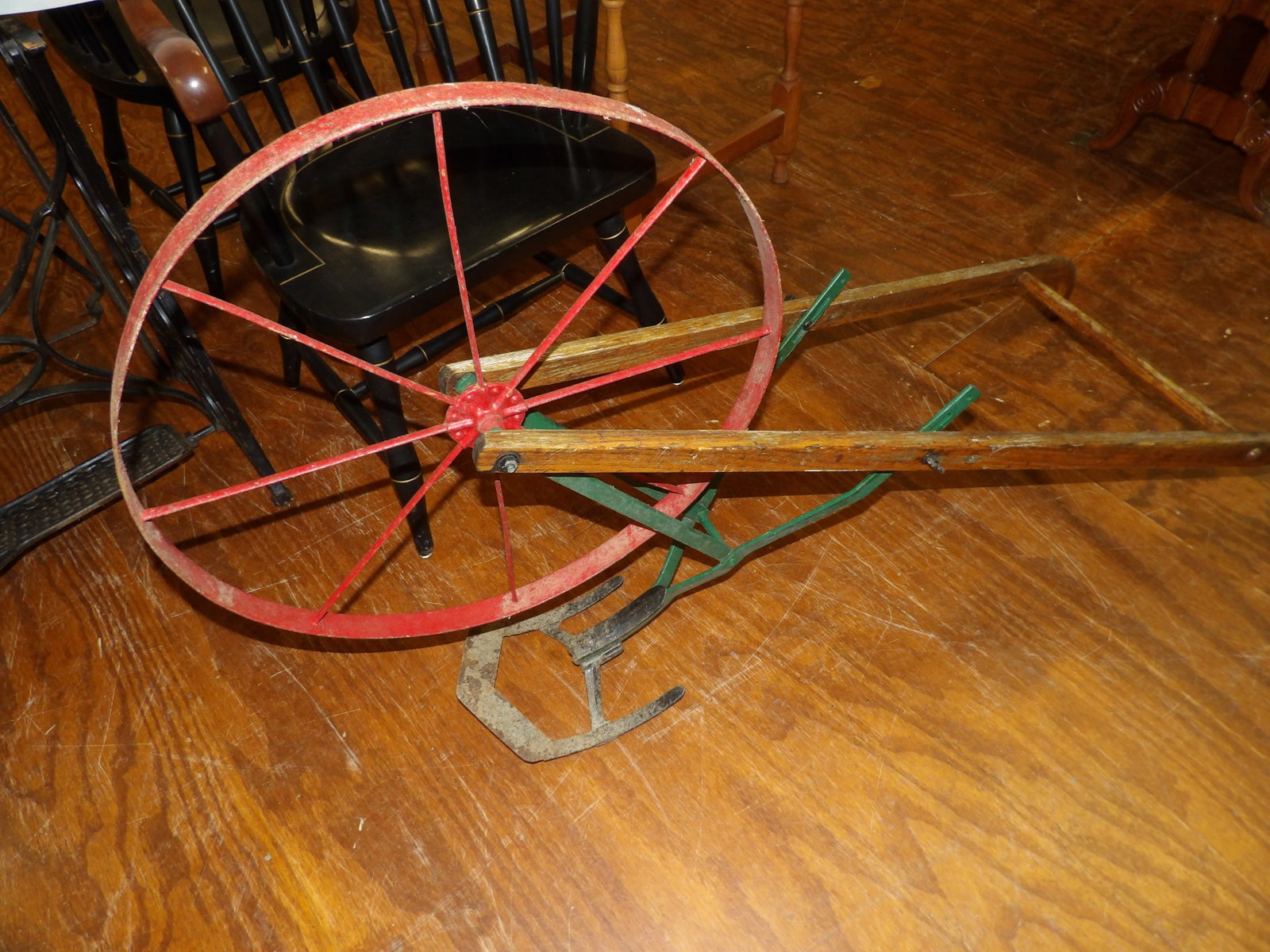 Vintage Single Wheel Cultivator (1 of 4)