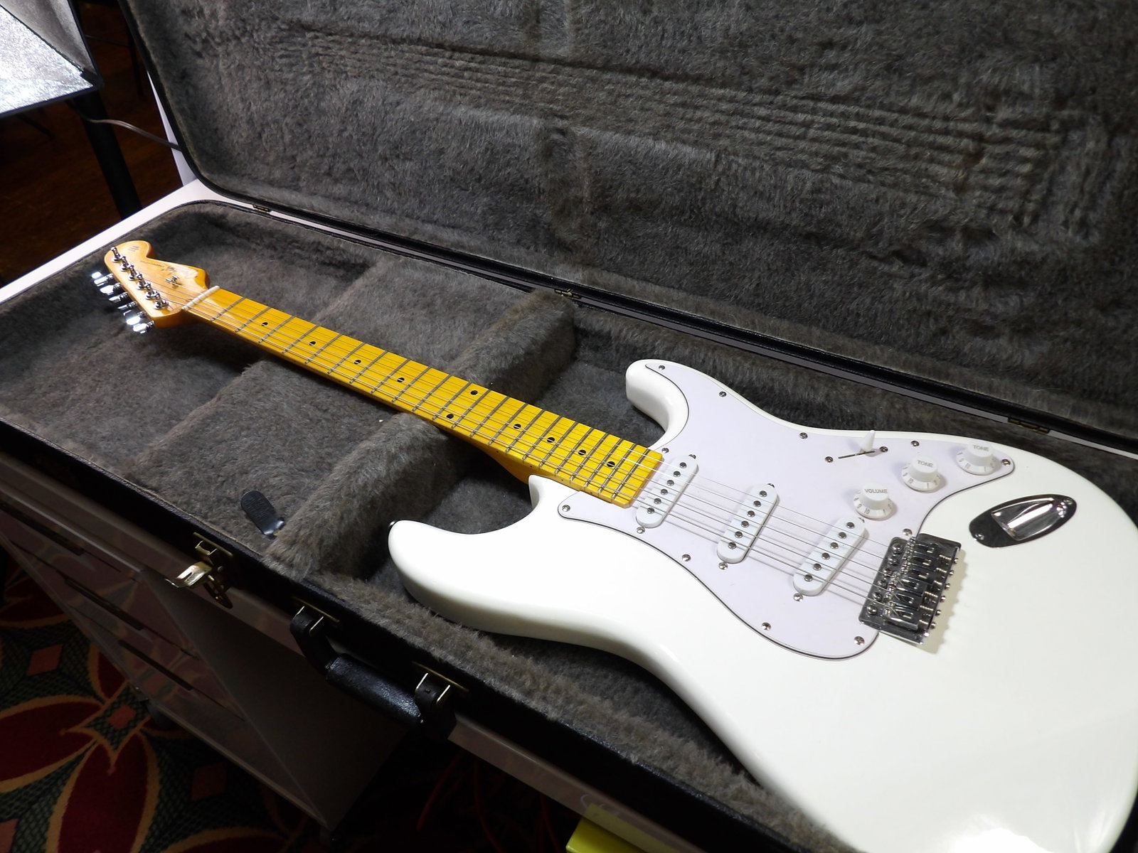 Fender Stratocaster White on White Guitar: Fender Stratocaster white on white maple neck. Excellent condition. We are not guitar experts or musicians. This guitar is in like new condition with no visible damage. It has not been tested or authe
