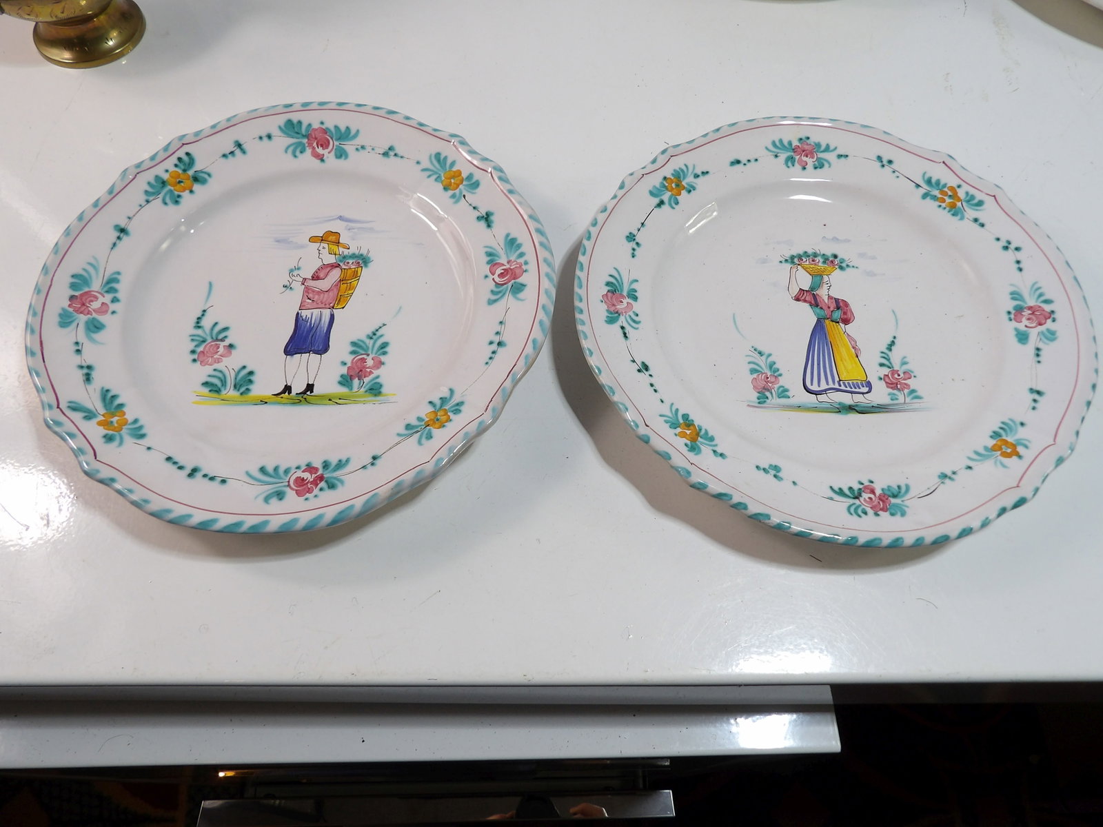 Pair of G. Deruta, Italy Majolica Peasants: Pair of Hand Painted G. Deruta, Italy, Majolica Peasants. All measurements approximate. Please see photos for condition and details. Selling as is from 04281.