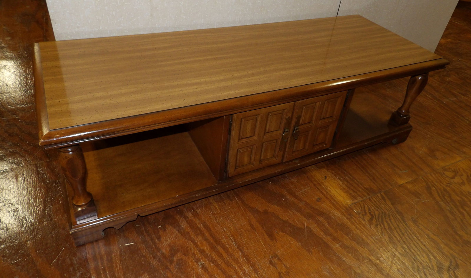 Mid Century Modern Coffee Table (1 of 3)