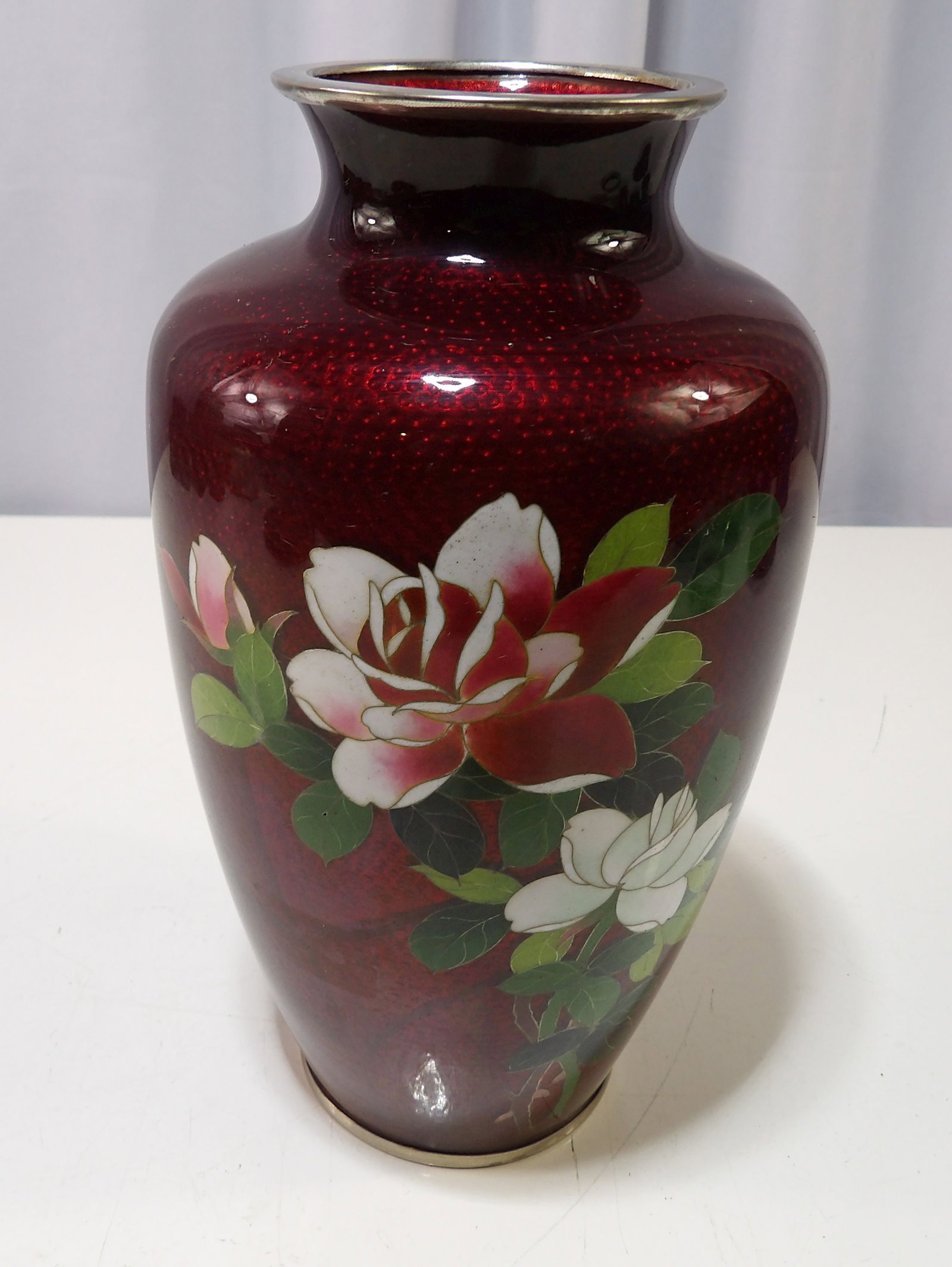 Japanese Red Ginbari Cloisonne Floral Vase: Vintage Japanese Red Ginbari Cloisonne Floral Vase with Rose Motif. All measurements approximate. Please see photos for condition and details. Selling as is from 04281.
