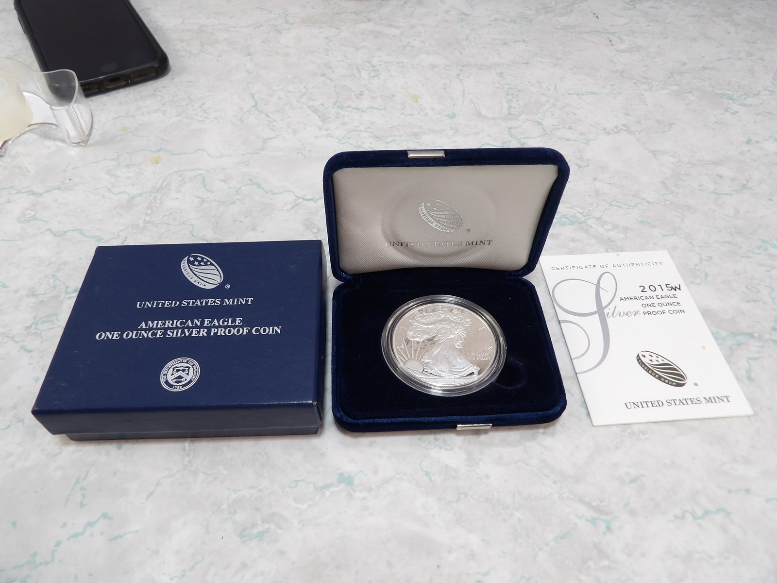 2015W American Eagle Silver 1 Oz.: 2015W American Eagle. 1 Oz. All measurements approximate. Please see photos for condition and details. Selling as is from 04281.