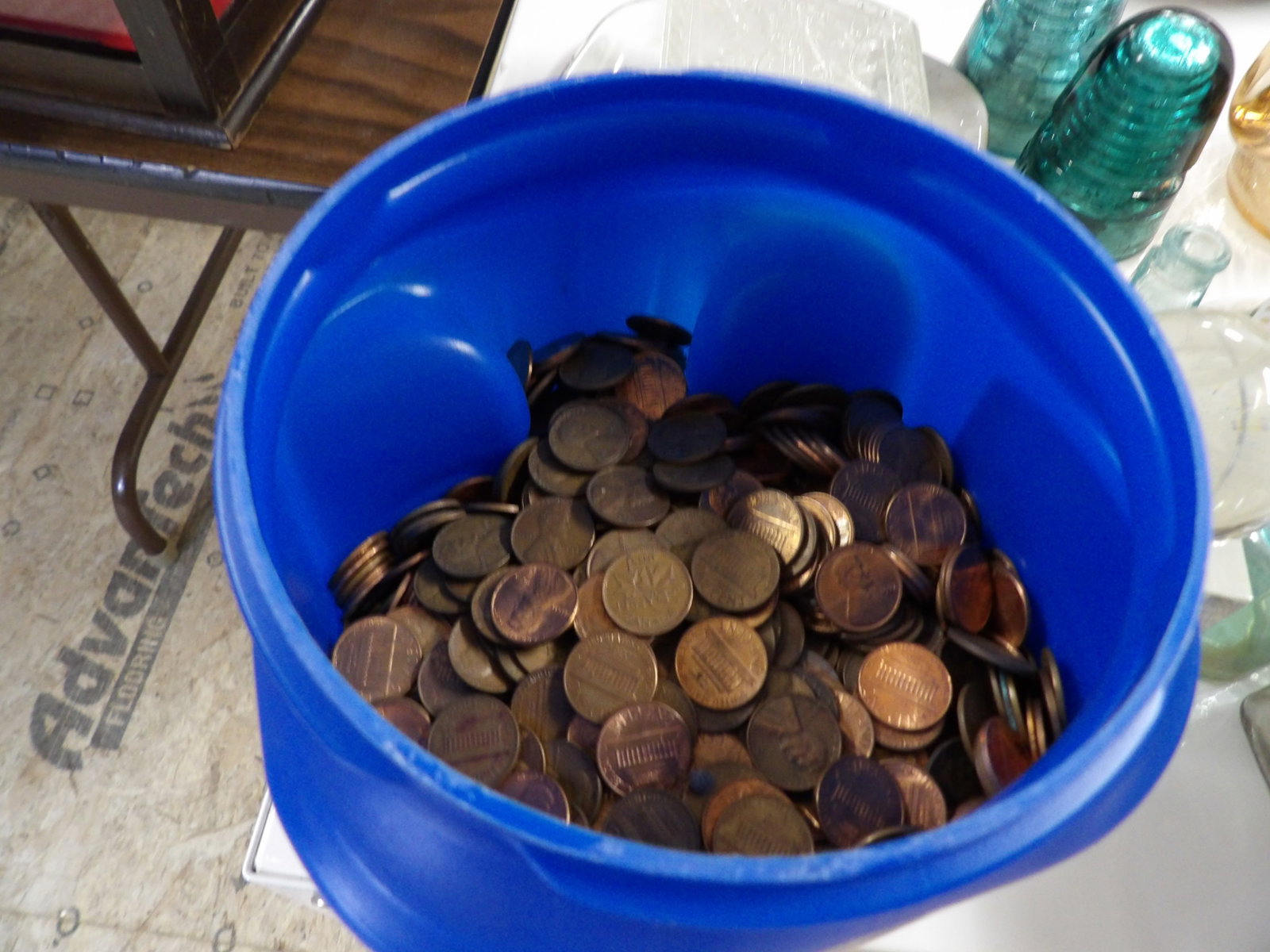 21 Lb. Container of Pennies (Approx $35): 21 Lb. Container of Pennies (Approx $35.). All measurements approximate. Please see photos for condition and details. Selling as is from 04281.