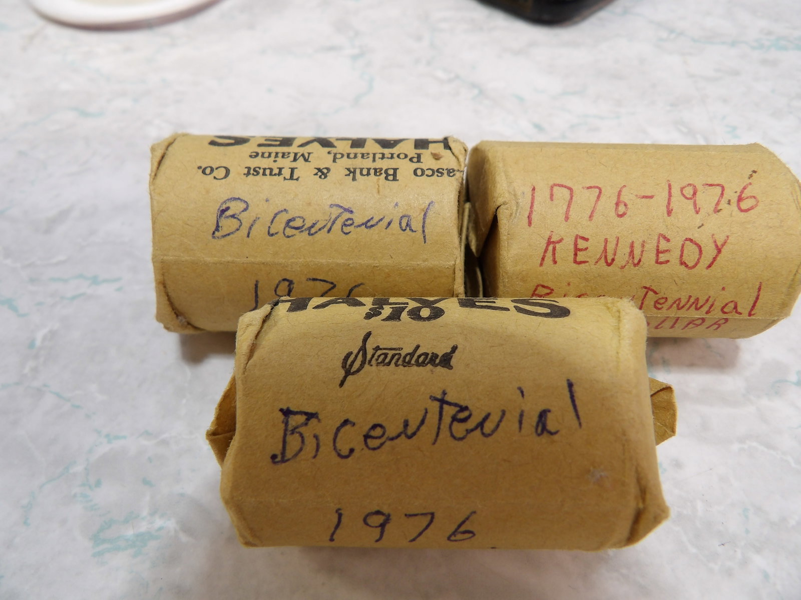 3 Rolls Kennedy Bicentennial 1/2 Dollars: 3 Rolls- $30 in Kennedy Bicentennial 1/2 Dollars. All measurements approximate. Please see photos for condition and details. Selling as is from 04281.