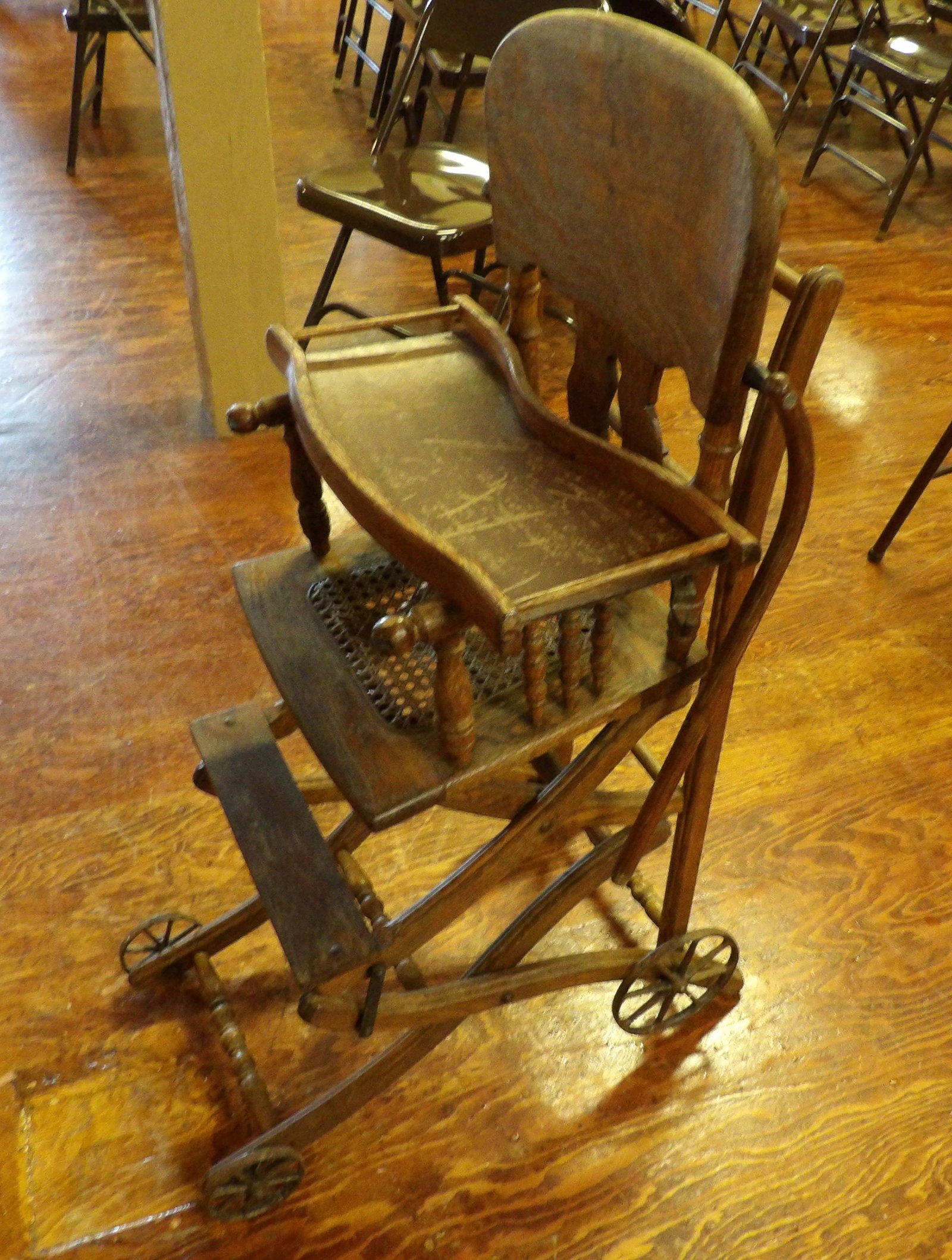Oak High Chair with Convertible Stroller Function - 3