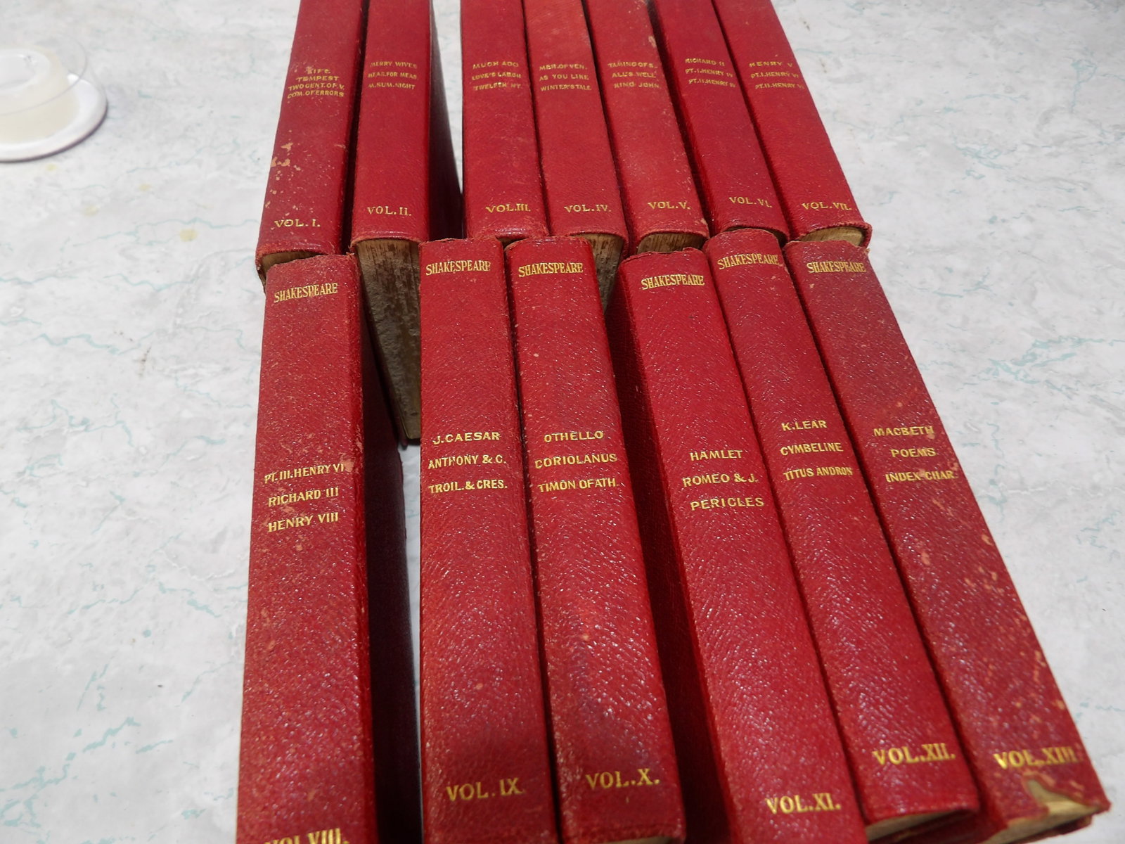 Set of 13 Complete Works of Shakespeare with Steel Engravings: Set of 13 Complete Works of Shakespeare with Steel Engravings. All measurements approximate. Please see photos for condition and details. Selling as is from 04281.