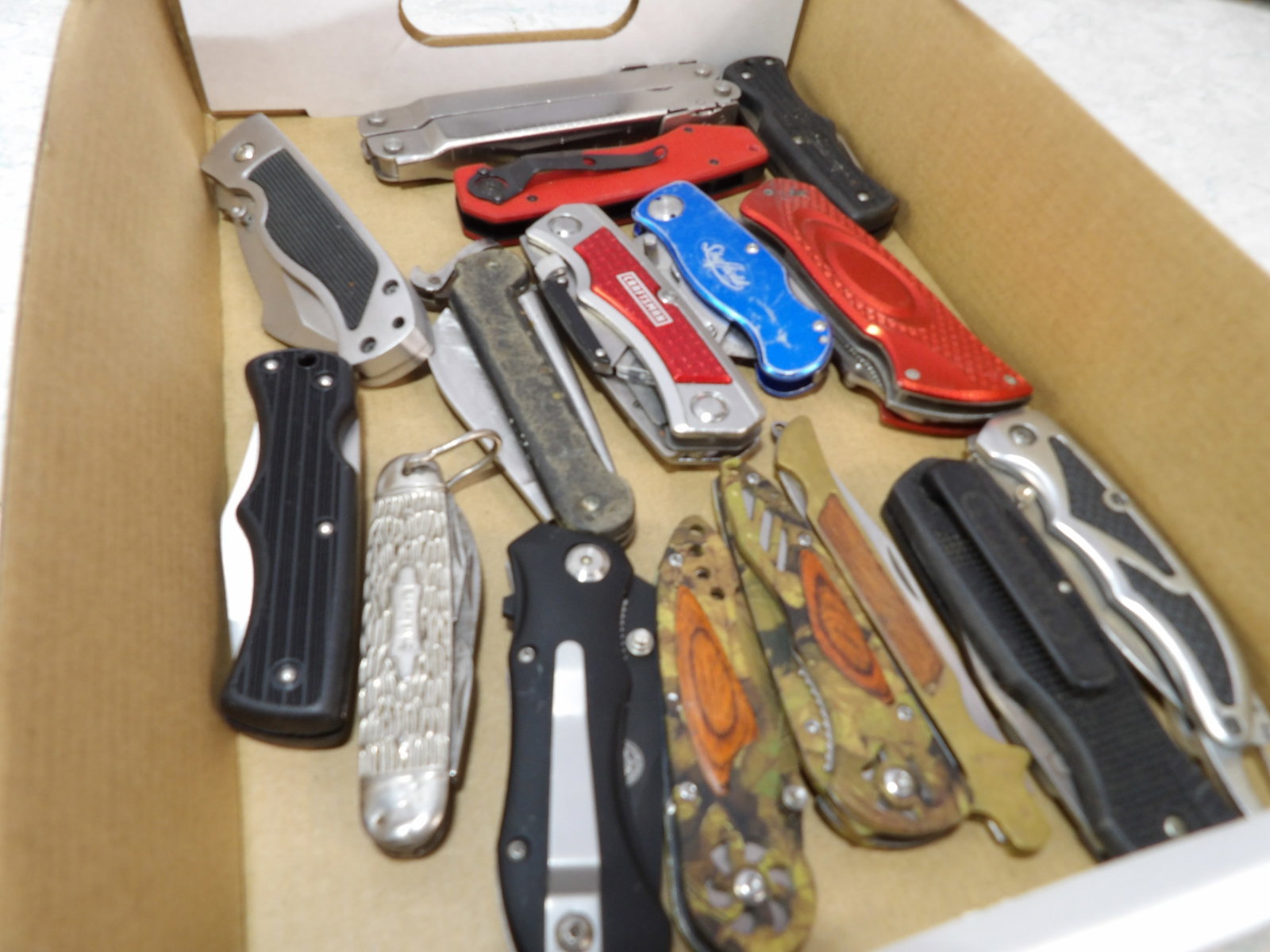 Collection of Miscellaneous Folding Knives: Collection of Various Folding Knives, including Multi-Tools and Pocket Knives. All measurements approximate. Please see photos for condition and details. Selling as is from 04281.